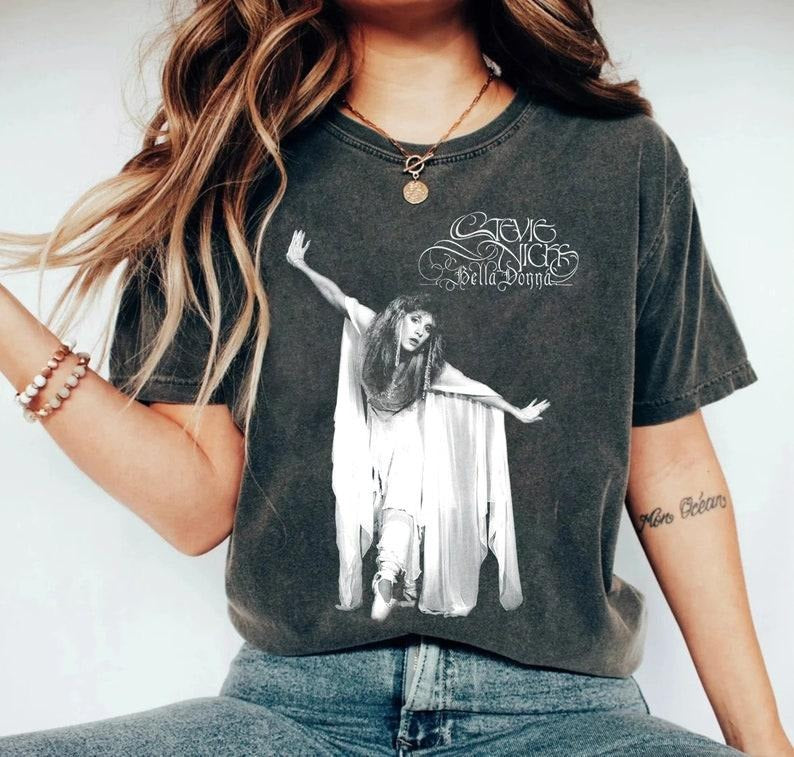 Retro Stevie world tour, Stevie Graphic shirt, Fleetwood mac music tour 90's Style Shirt Gift for men women unisex shirt