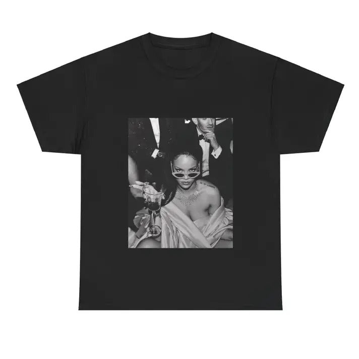Rihannaaa T-shirt - Vintage 90s T-shirt Rapper Concert Shirt Hoodie, Sweatshirt | DripVista.com
