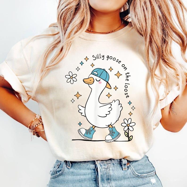 Silly Goose On The Loose Funny Goose Pun Boys Kids Toddlers T-Shirt, Graphic Tee, Casual Streetwear for Men and Women...