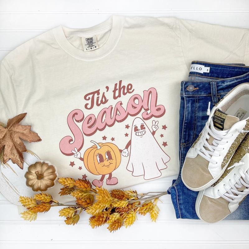 Spooky Tis The Season Comfort Colors SS T-Shirt Hoodie, Sweatshirt | DripVista.com