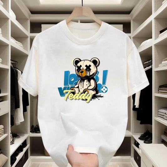 T - shirt with unique teddy bear prints, combined with trendy lettering elements. Made of pure cotton, it's comfortable and versatile, enabling you to effortlessly show off a street - style charm