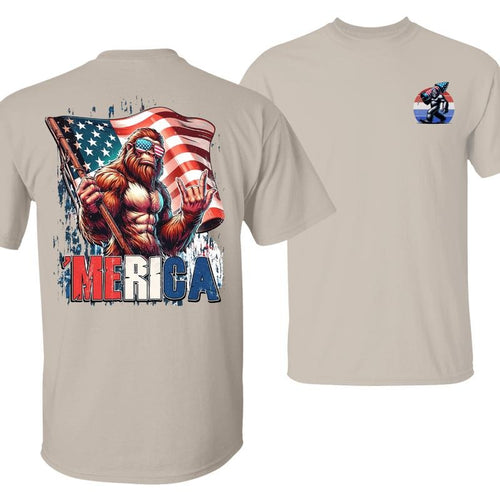 T-Shirt'MERICA T-Shirt - Patriotic Bigfoot Holding USA Flag with Grunge American Pride Graphic, Bold 4th FOG July...