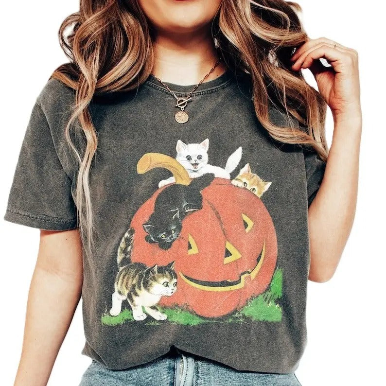 Vintage 90s Cat Halloween T-Shirt, Retro Halloween Tee, Spooky Season Tee, Pumpkin T-Shirt, Cat Lover Tee, Fashion Trends...