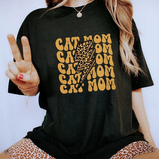 Vintage Cat Mom Tees, Retro Cat Mama Graphic Tee Women, Vintage Cat Lover Unhinged Shirts, Viral T-shirts For Women, Trending Oversized Graphic Tee, Women's Tops, Womenswear, Cotton Fabric Relaxed Fit Chic Style