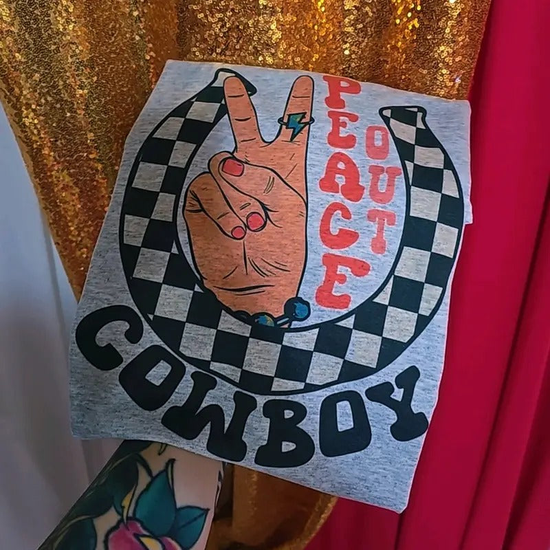 Western Graphic Tee Peace out Cowboy Gildan Unisex Fit