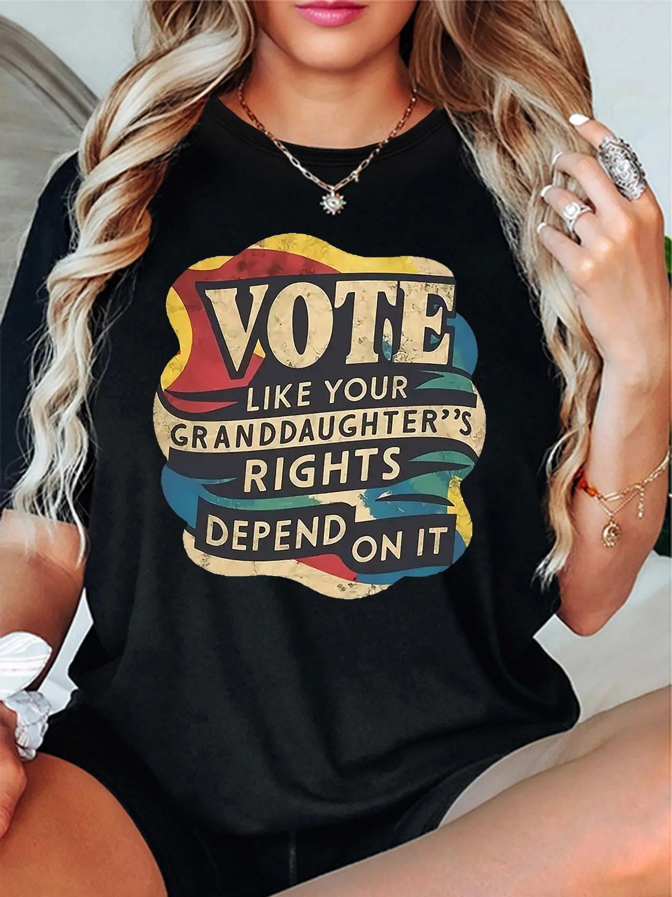 Women'WB shield "VOTE" Letter Print Round Neck Tee, Trendy Casual Short Sleeve T-Shirt for Daily Wear, Ladies Summer...