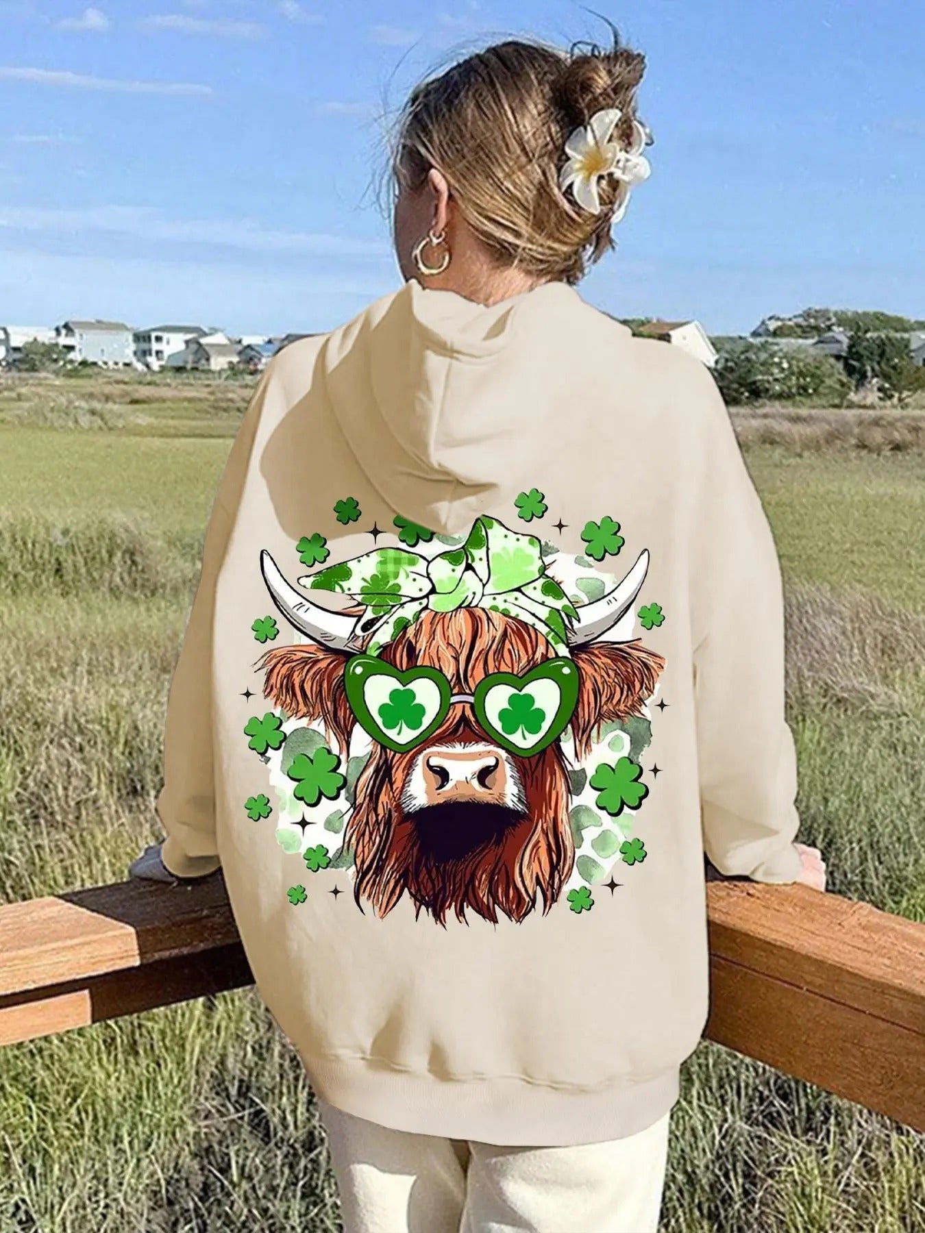 Women'WB shield Animal & Clover Print Pocket Hoodie, Casual Long Sleeve Hooded Sweatshirt for Fall & Winter, Fashion Ladies' Top for Daily Wear