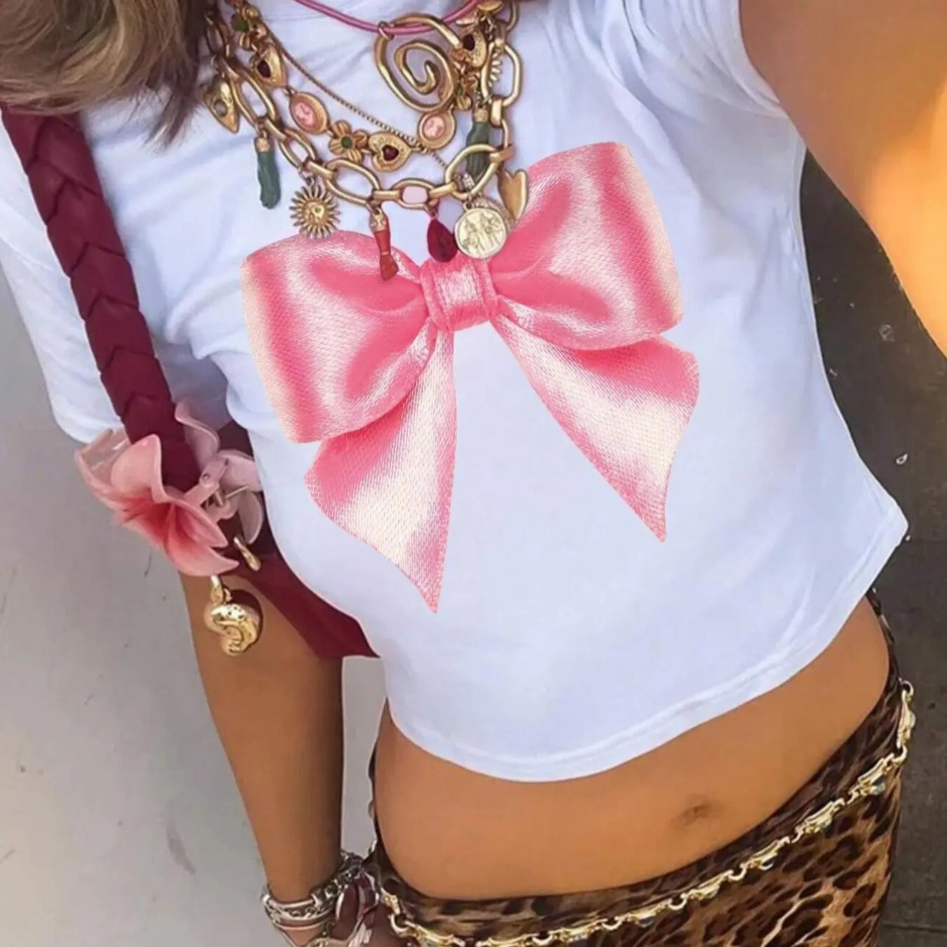 Women'WB shield Bow Print Round Neck Crop Tee, Fashion Casual Crew Neck Short Sleeve T-shirt for Daily Holiday Vacation...