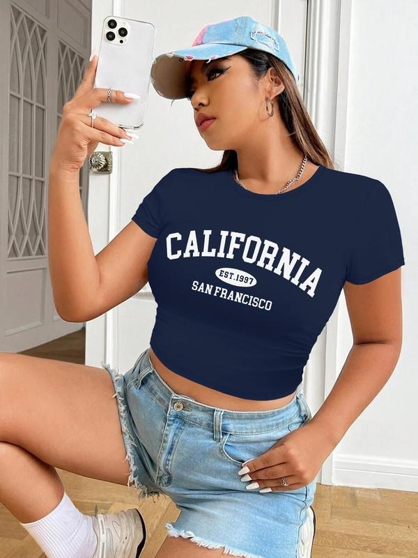 Women'WB shield Cartoon & Letter Print Round Neck Crop Tee, Casual Short Sleeve Crew Neck T-shirt for Summer, Fashion...