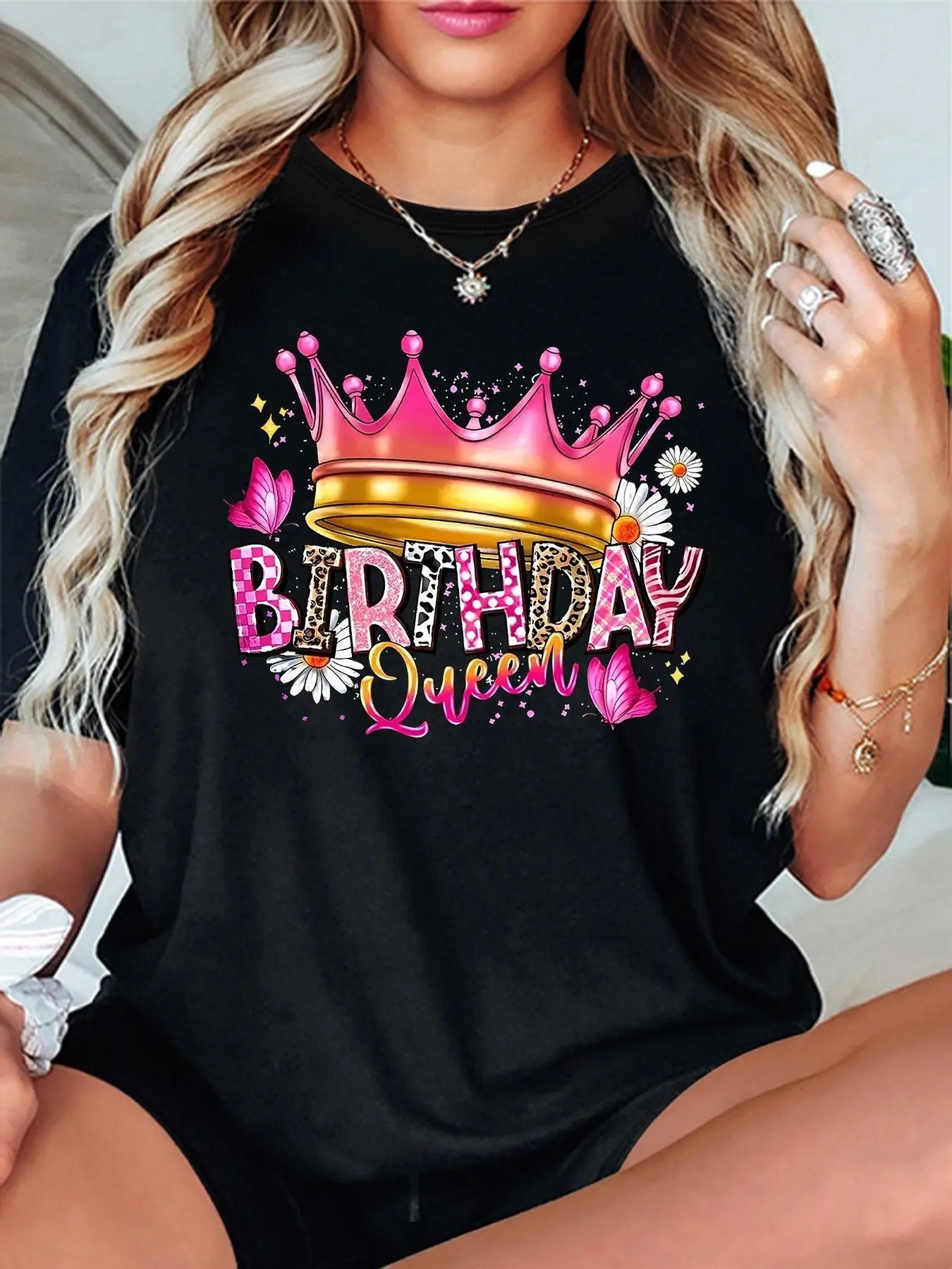 Women'WB shield Cartoon Blrthday Crown Print Round Neck Tee, Fashion Casual Crew Neck T-Shirt for Daily Holiday Vacation...