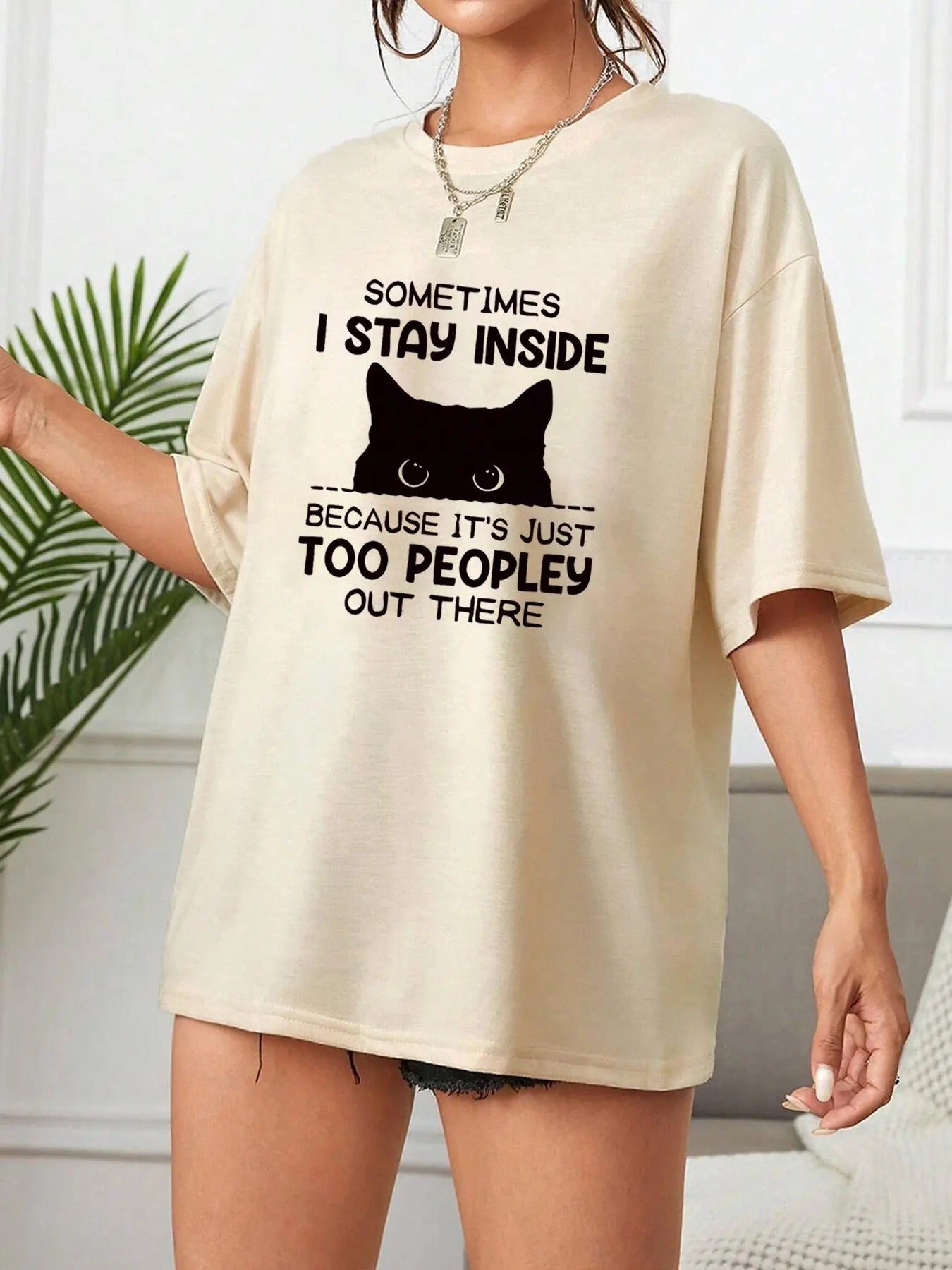 Women'WB shield Cartoon Cat & Letter Print Round Neck Graphic Tee, Vintage Trendy Casual Drop Shoulder Half Sleeve T-shirt for Daily Wear, Ladies Spiky hair fighters Seasons Outfit