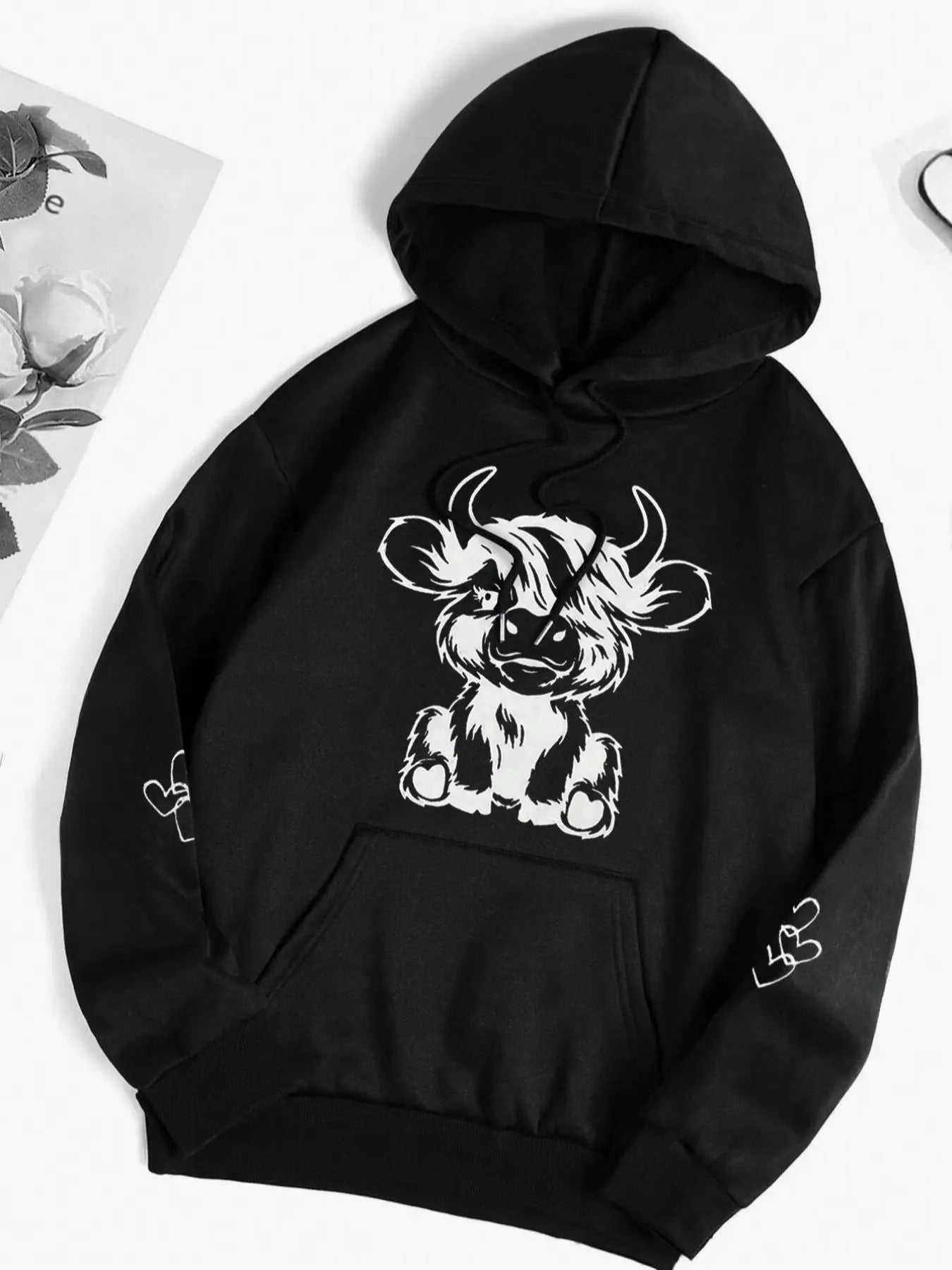 Women'WB shield Cartoon Highland Cow Print Drop Shoulder Hoodie, Fashion Casual Drawstring Pocket Hooded Sweatshirt for...