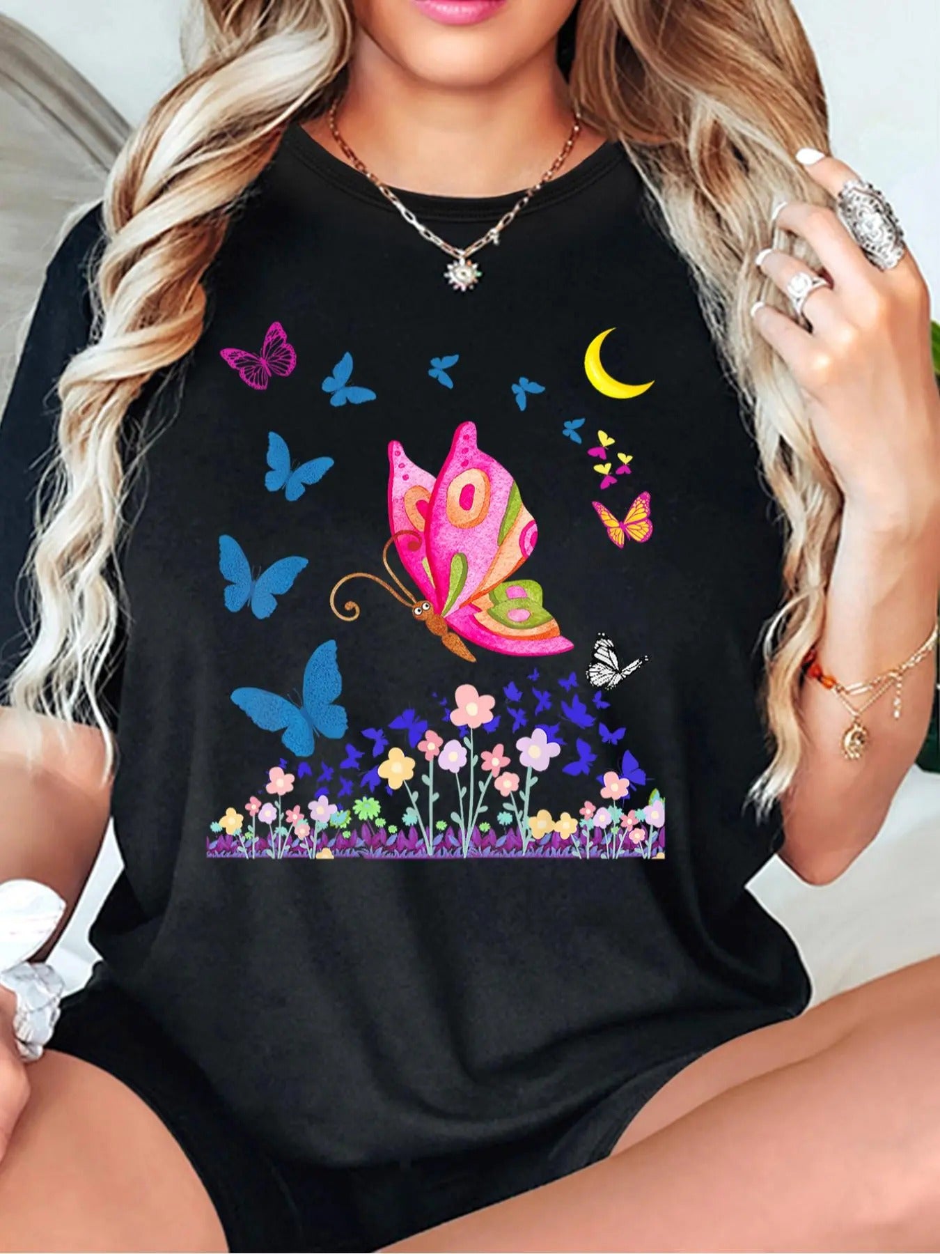 Women'WB shield Cartoon Print Round Neck Tee, Fashion Casual Crew Neck T-shirt for Daily Holiday Vacation Outdoor Wear,...