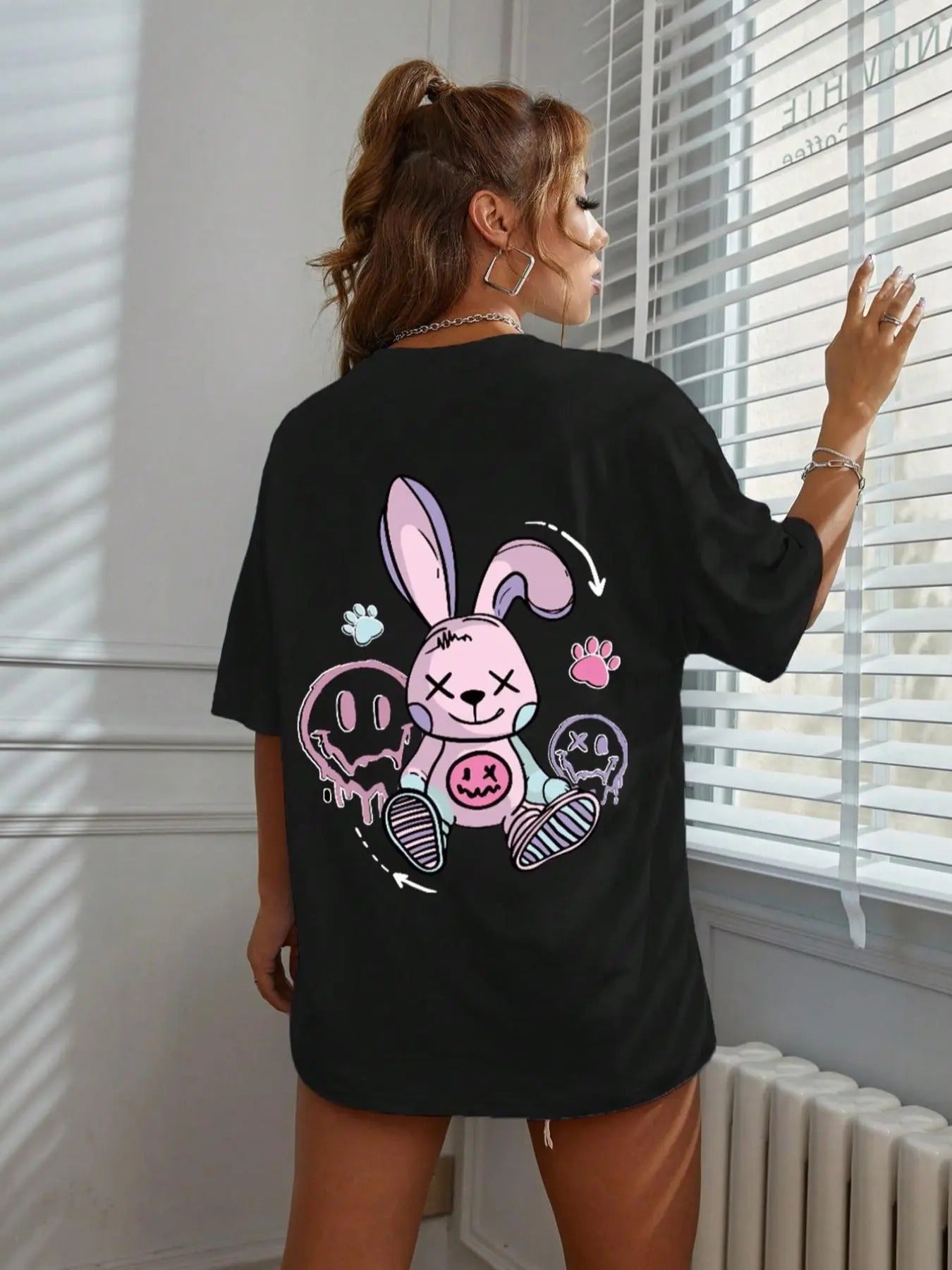 Women'WB shield Cartoon Rabbit Print Round Neck Tee, Cute Graphic Half Sleeve T-shirt for Daily Wear, Casual Top for...