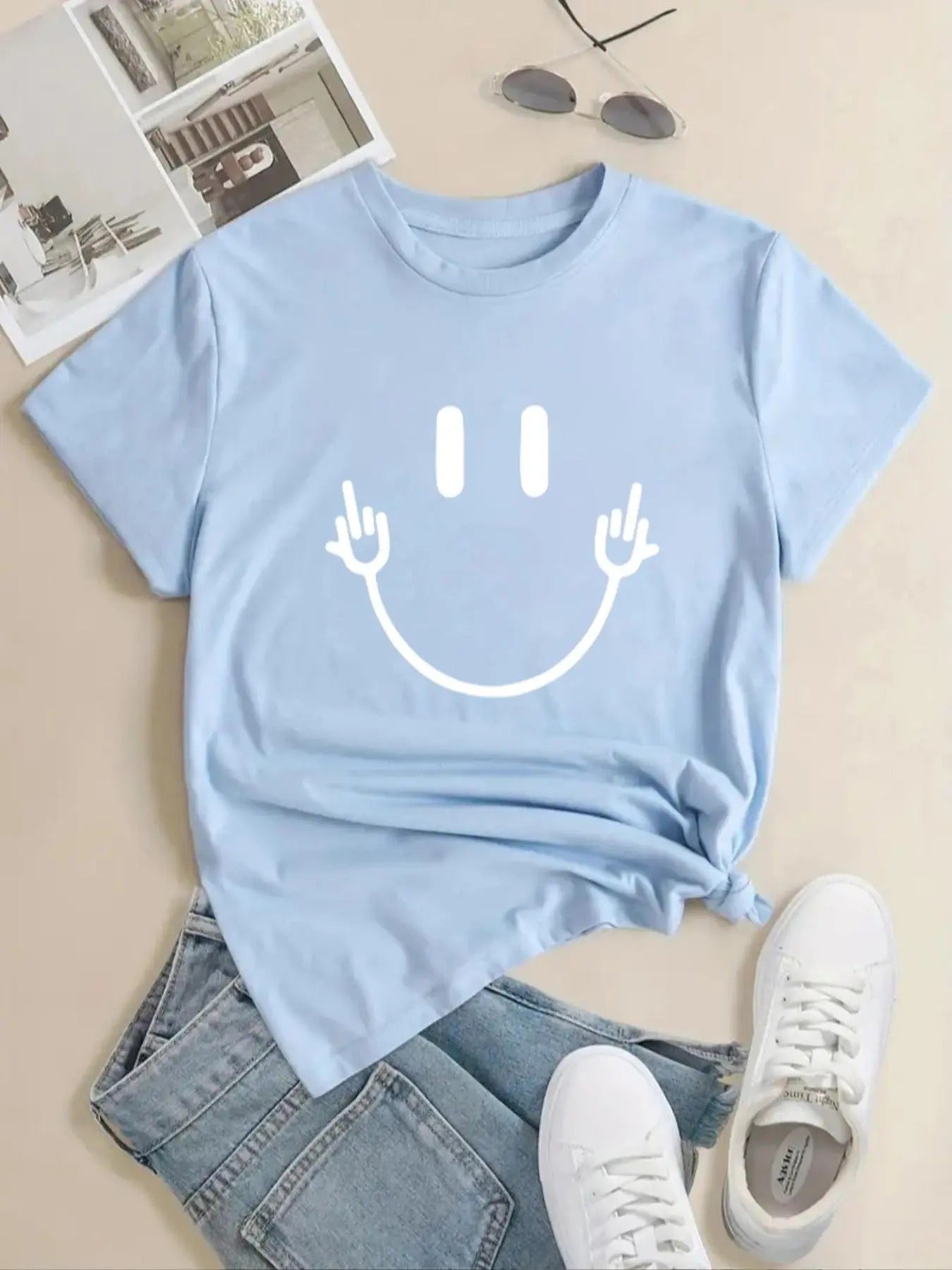 Women'WB shield Cartoon TNF Print Round Neck Tee, Cute Short Sleeve Crew Neck T-Shirt for Daily Wear, Casual Top for...