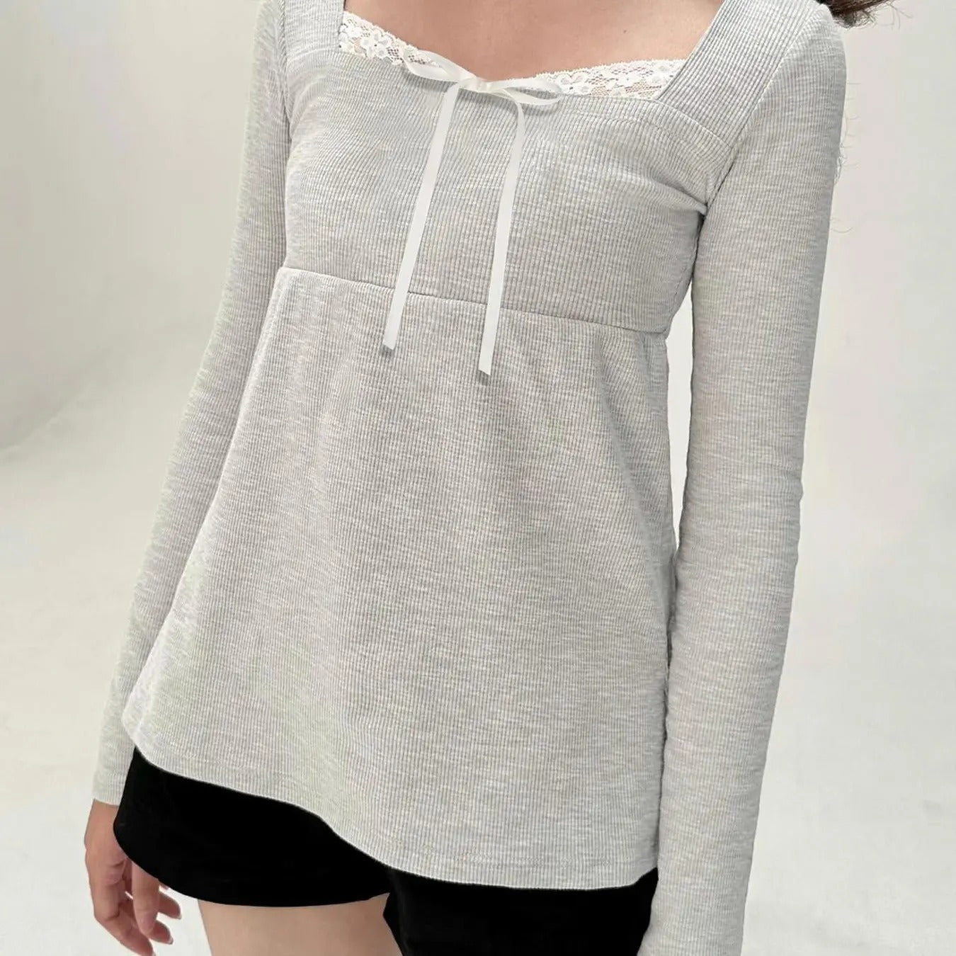 Women'WB shield Contrast Lace Bow Decor Square Neck Tee, Casual Long Sleeve T-Shirt for Spring & Fall, Women'WB shield...