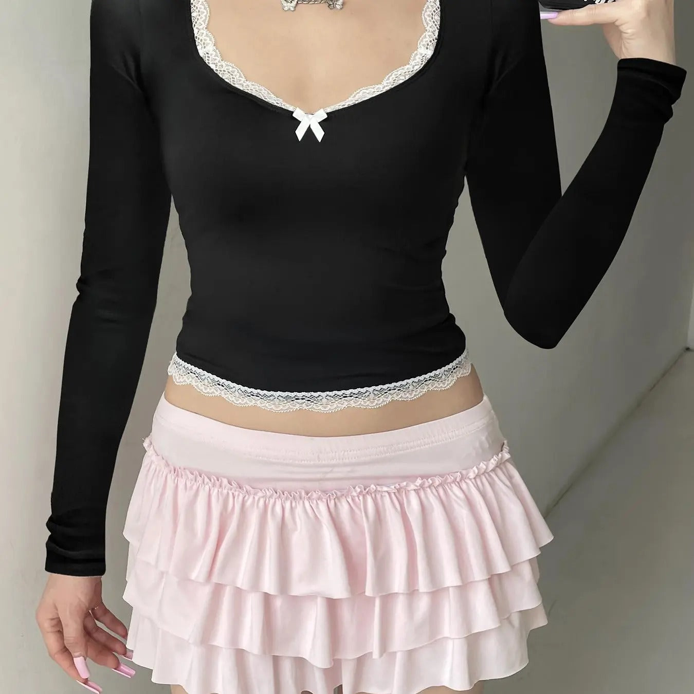 Women'WB shield Contrast Lace Bow Front Tee, Casual Long Sleeve Scoop Neck T-shirt for Fall & Winter, Women'WB shield...