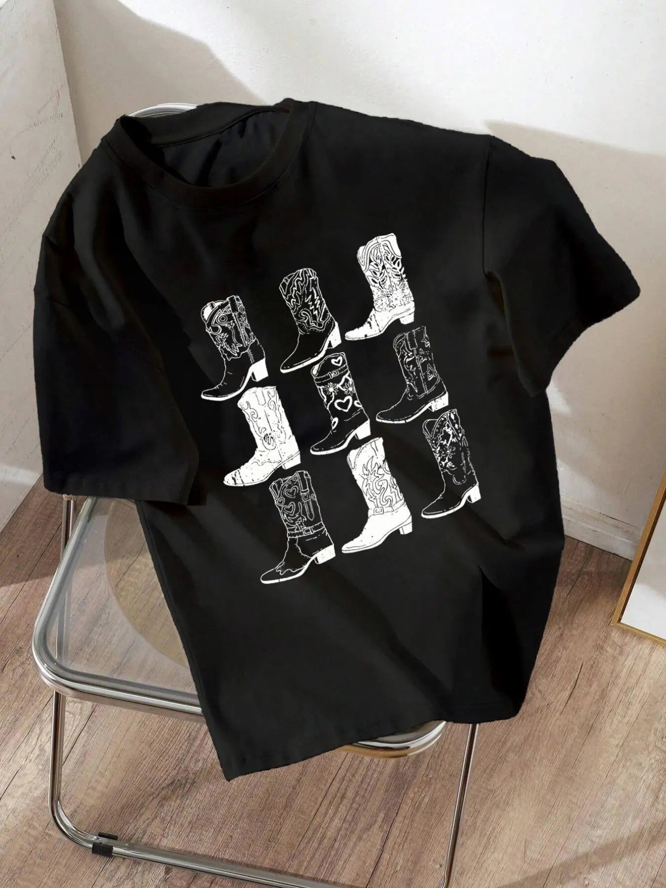 Women'WB shield Cowboy Boots Print Round Neck Tee, Casual Short Sleeve T-shirt for Summer, Women'WB shield Top for Daily...