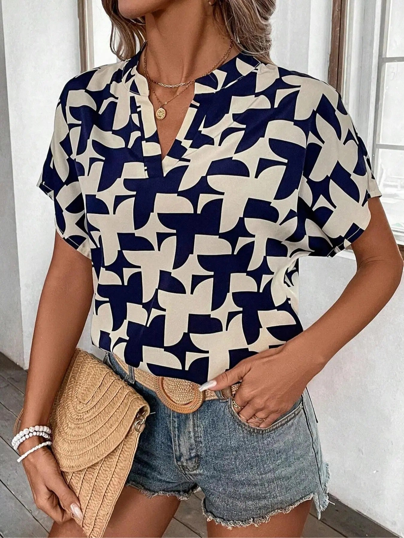 Women'WB shield Geometric Print Notched Blouse, Casual Short Sleeve Batwing Sleeve Top for Summer, Ladies TNF for Daily...