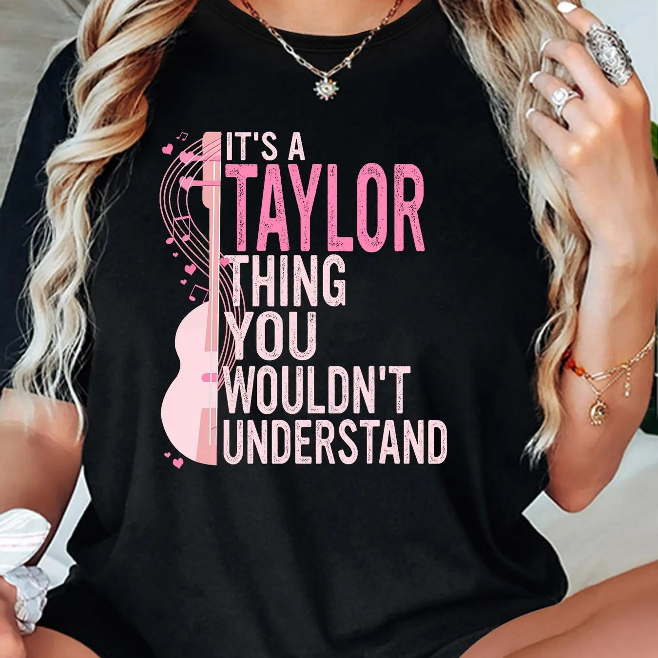Women'WB shield Guitar & Letter Print Round Neck Tee, Casual Short Sleeve Crew Neck T-shirt for Daily Wear, Ladies TNF...