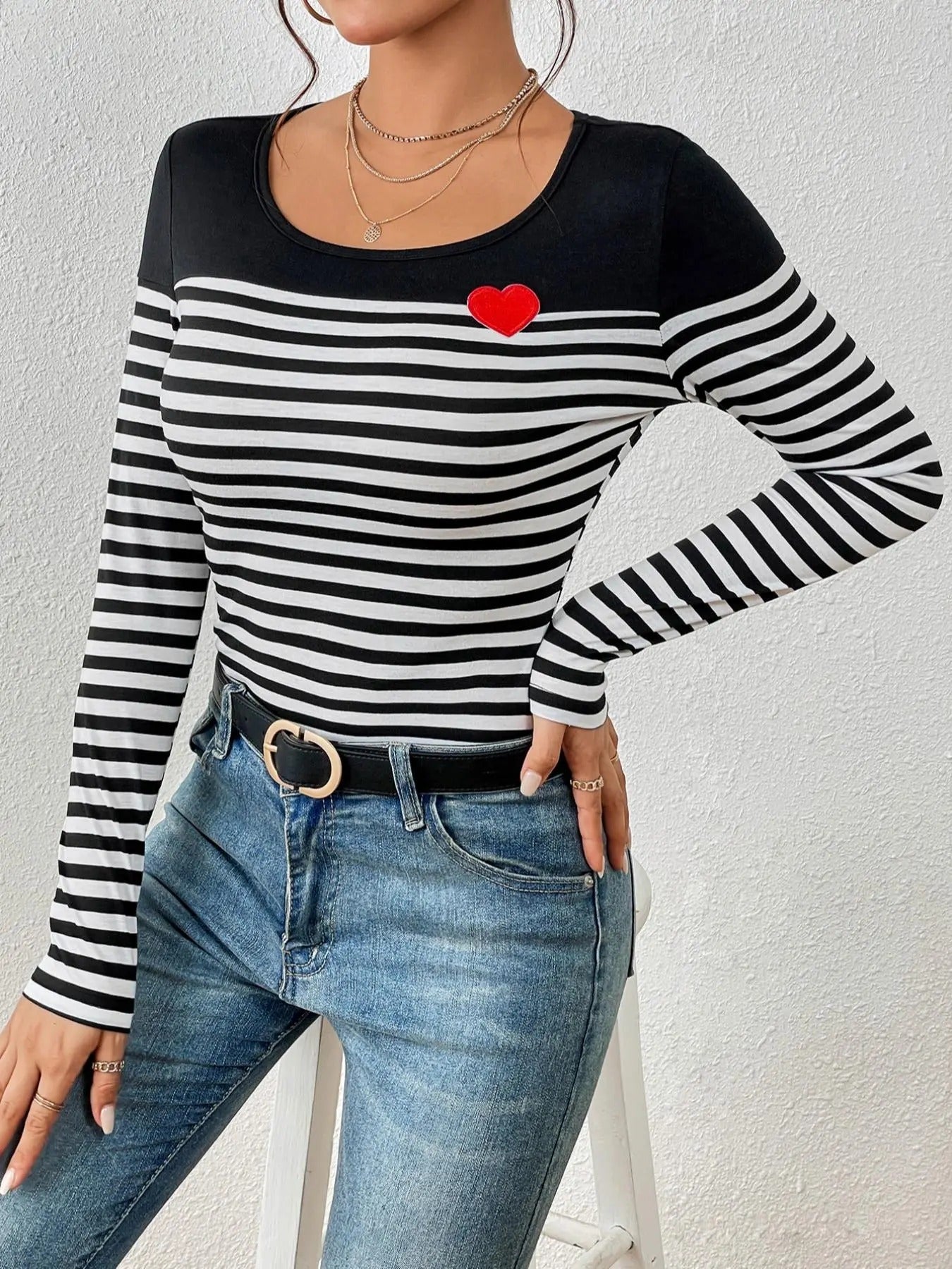 Women'WB shield Heart & Striped Print Long Sleeve Tee without Necklace Casual Comfy Scoop Neck T-shirt for Spring & Fall,...