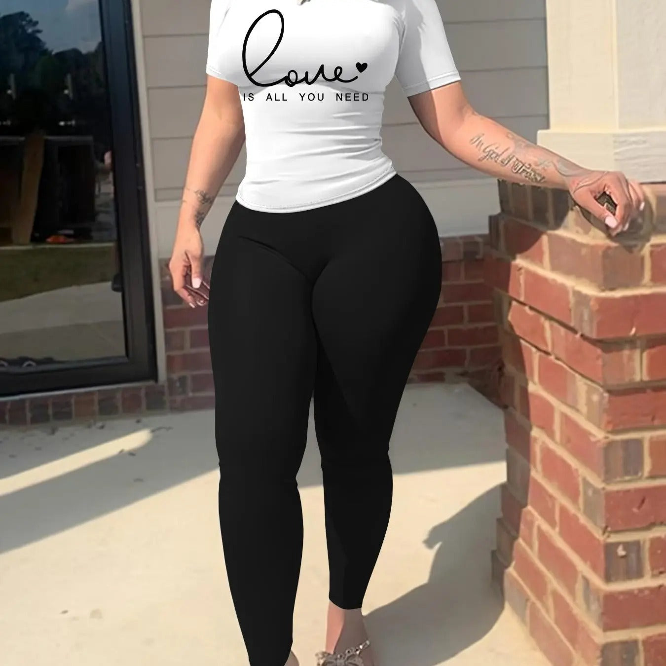 Women'WB shield Heart Letter Print Short Sleeve Tee & Elastic Waist Skinny Pants Straw hat pirates Set, Casual Fashion Cozy Round Neck T-shirt & Trousers for Daily Outdoor Wear, Women'WB shield Clothing for Fall & Winter