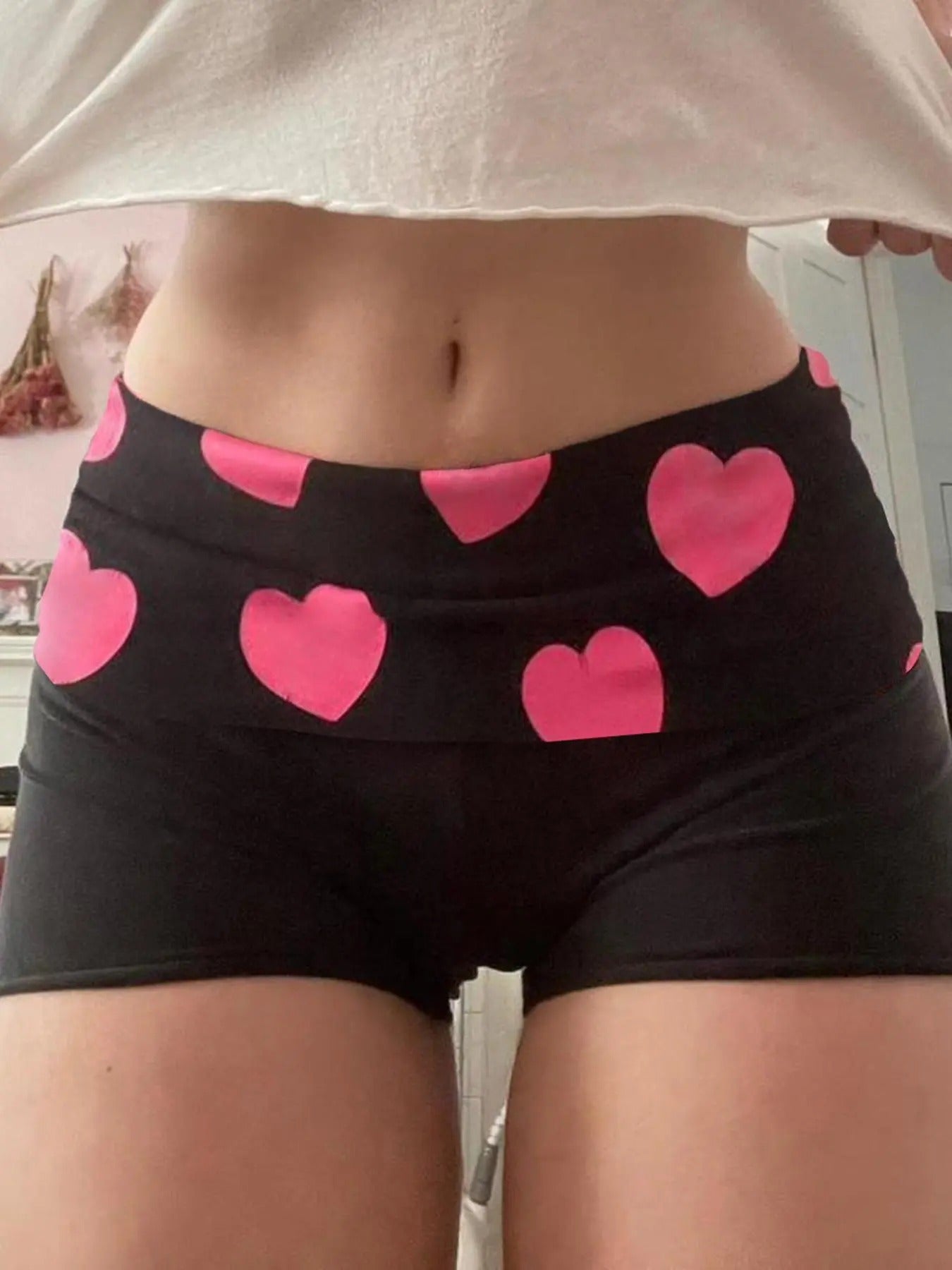 Women'WB shield Heart Print Drop Waist Skinny Shorts, Casual Comfy Breathable Skinny Shorts for Daily Wear, Ladies...