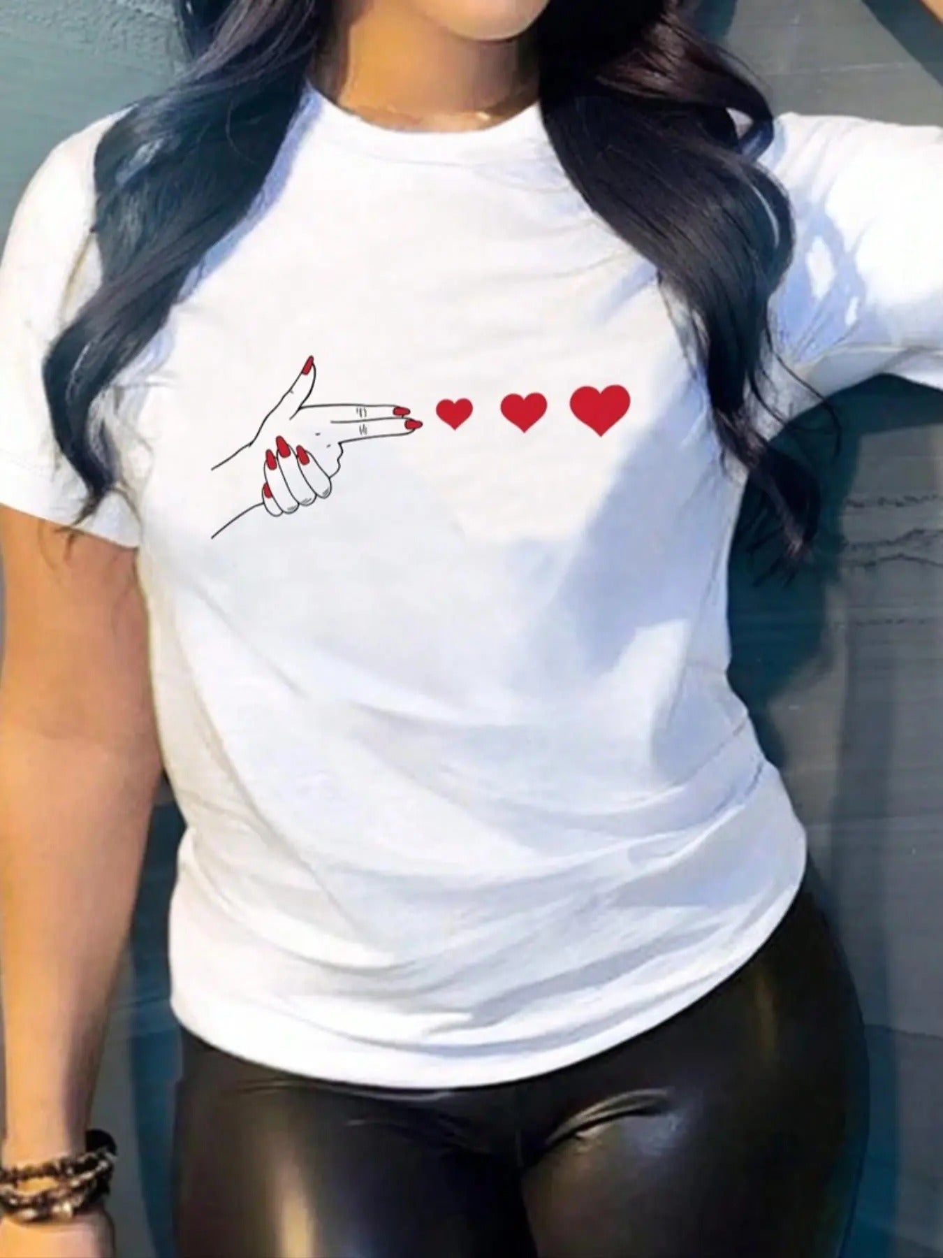 Women'WB shield Heart Print Round Neck Graphic Tee, Vintage Trendy Casual Short Sleeve T-shirt for Daily Wear, Ladies...
