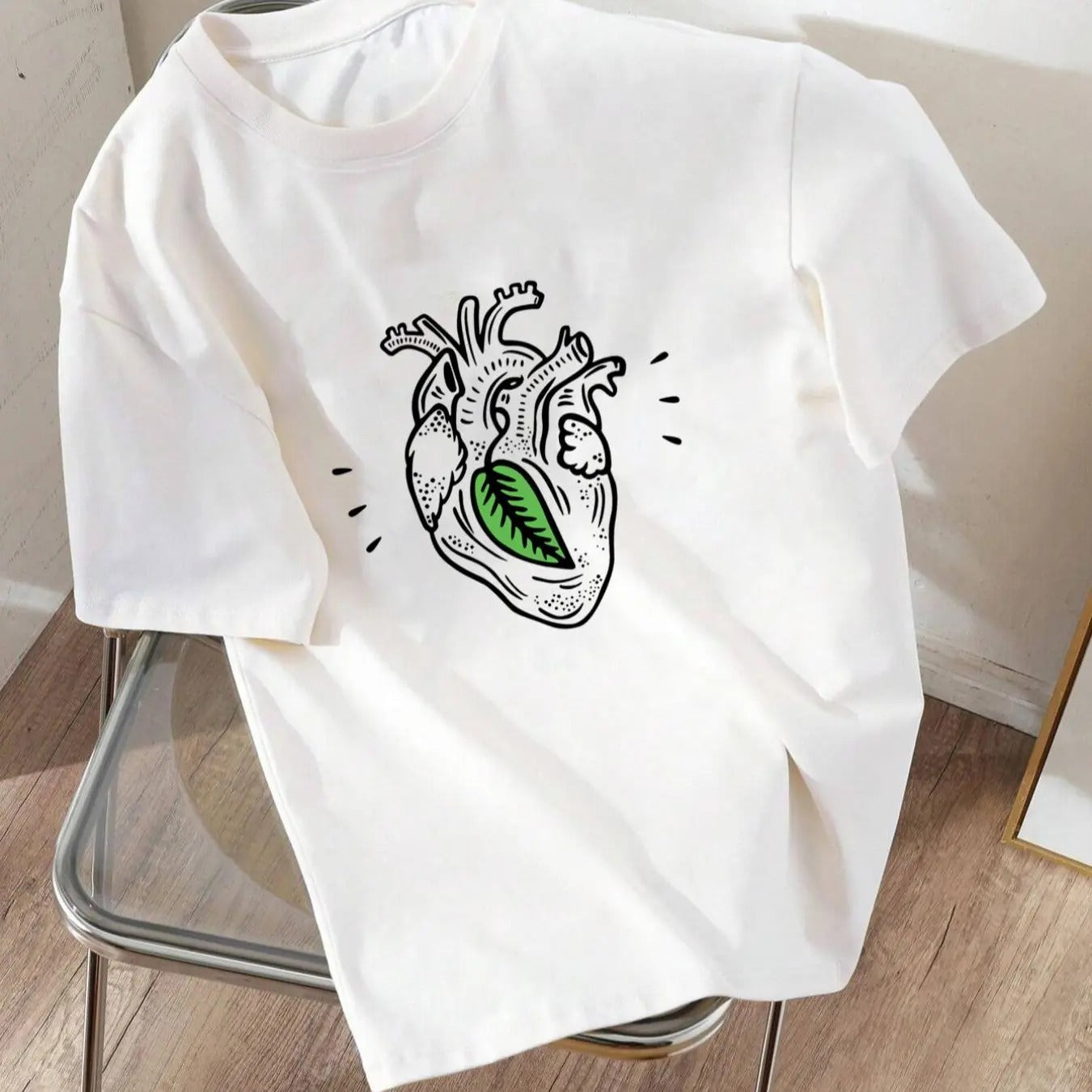 Women'WB shield Heart Print Round Neck Tee, Fashion Casual Crew Neck Short Sleeve T-Shirt for Daily Outdoor Wear, Women...