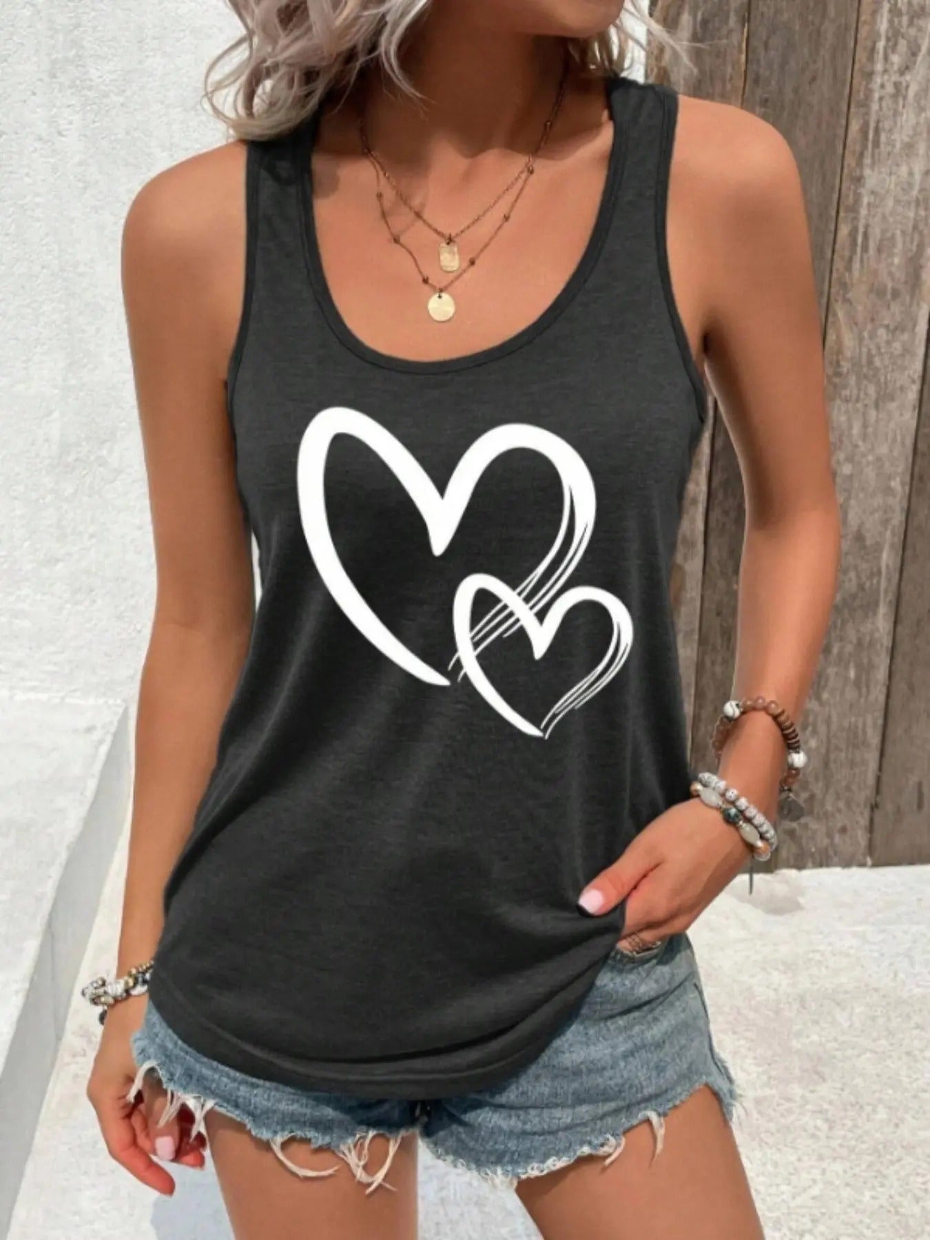 Women'WB shield Heart Print Tank Top, Casual Scoop Neck Sleeveless Top, Ladies TNF for Summer Daily Wear T-Shirts,...