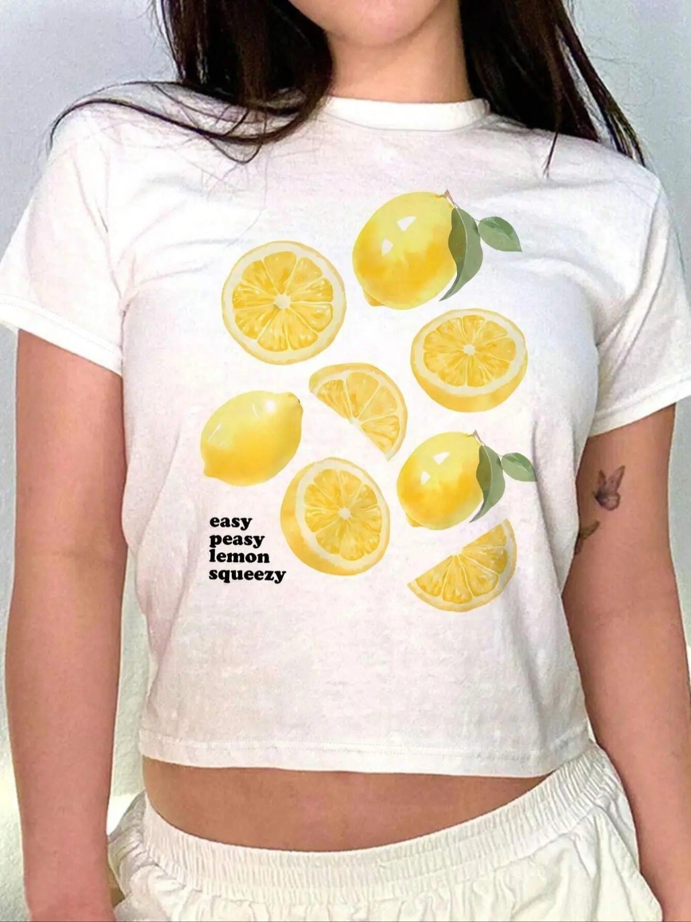 Women'WB shield Lemon & Letter Print Round Neck Crop Tee, Y2K Casual Short Sleeve Crew Neck T-Shirt for Summer, Fashion...