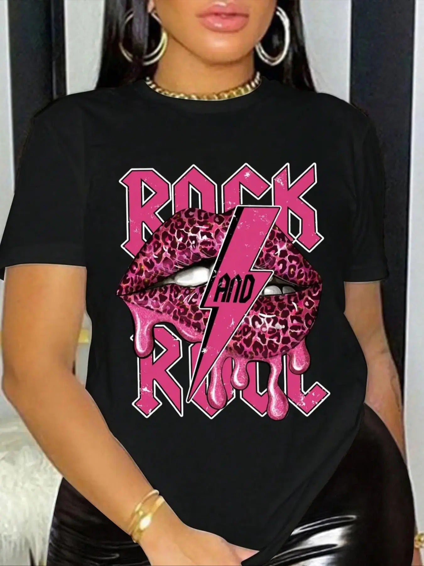 Women'WB shield Leopard Lips & Letter Graphic Print Round Neck Tee, Casual Fashion Short Sleeve T-Shirt for Summer,...