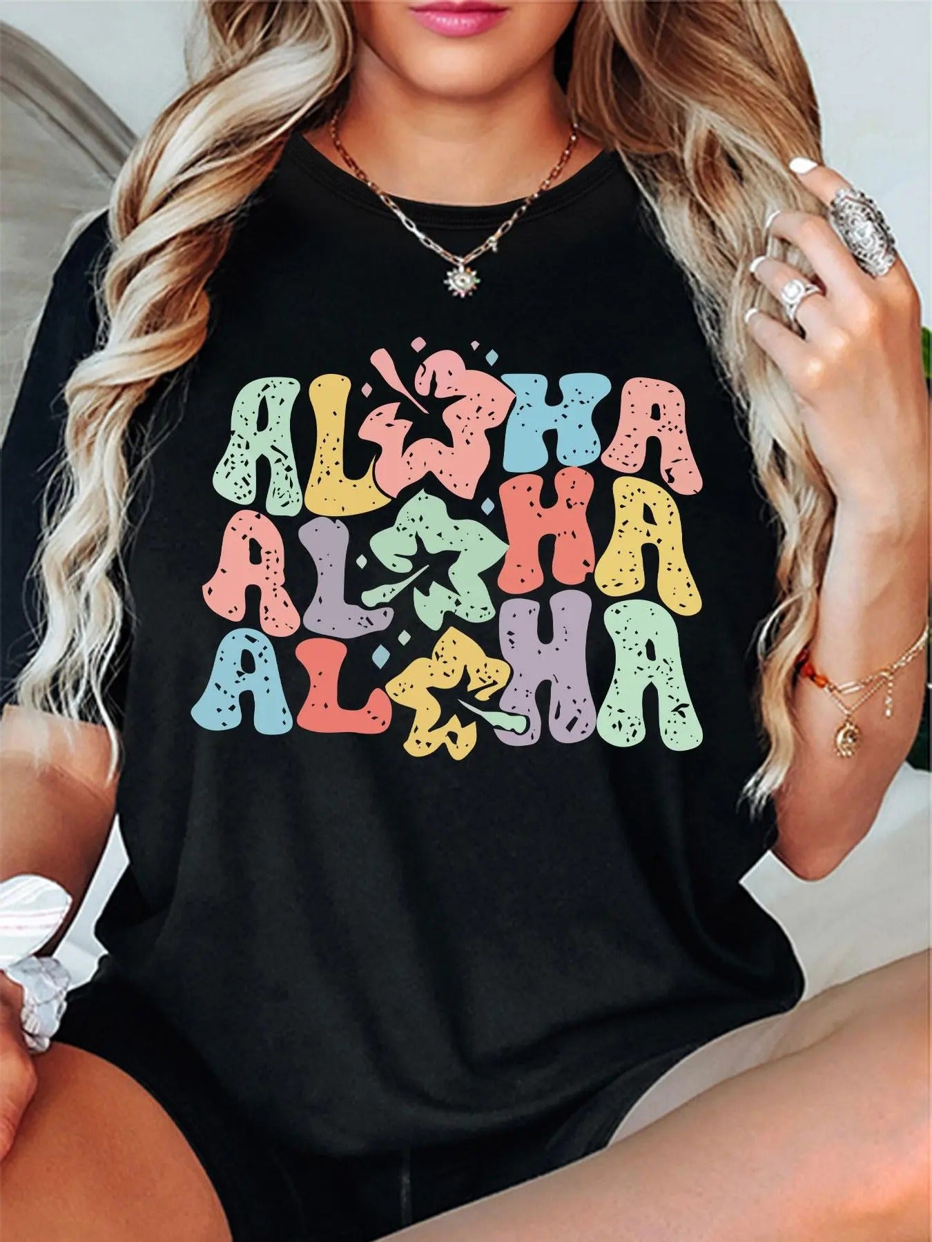 Women'WB shield Letter & Floral Print Round Neck Tee, Trendy Casual Short Sleeve T-shirt for Daily Wear, Ladies Summer...