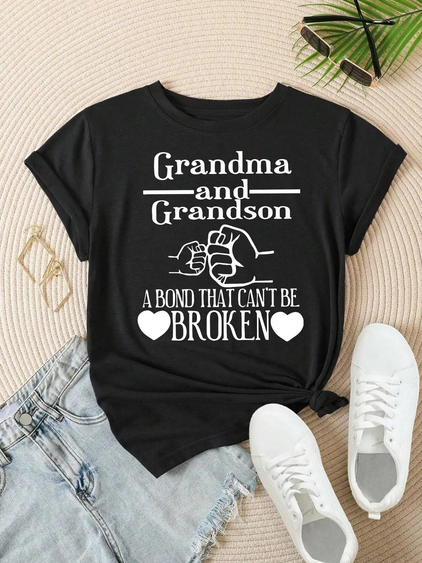 Women'WB shield Letter & Hand Print Round Neck Graphic Tee, Vintage Trendy Casual Short Sleeve T-shirt for Daily Wear,...