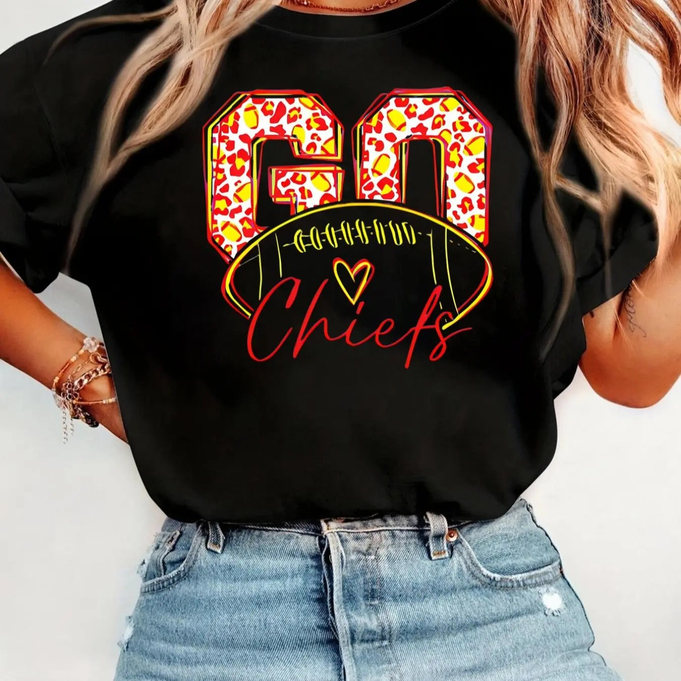 Women'WB shield Letter & Rugby Print Round Neck Tee, Vintage Trendy Casual Short Sleeve T-shirt for Daily Wear, Ladies...