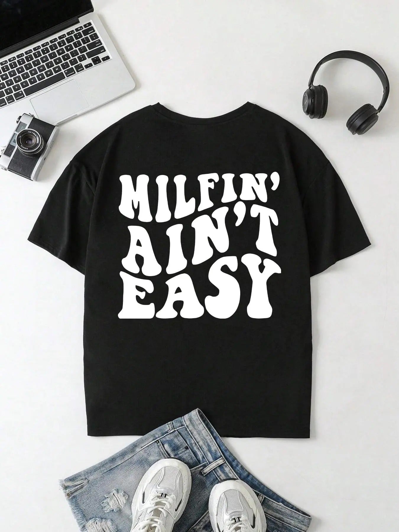 Women'WB shield Letter & Skull Hand Print Round Neck Tee, Trendy Casual Drop Shoulder Short Sleeve T-Shirt for Daily...