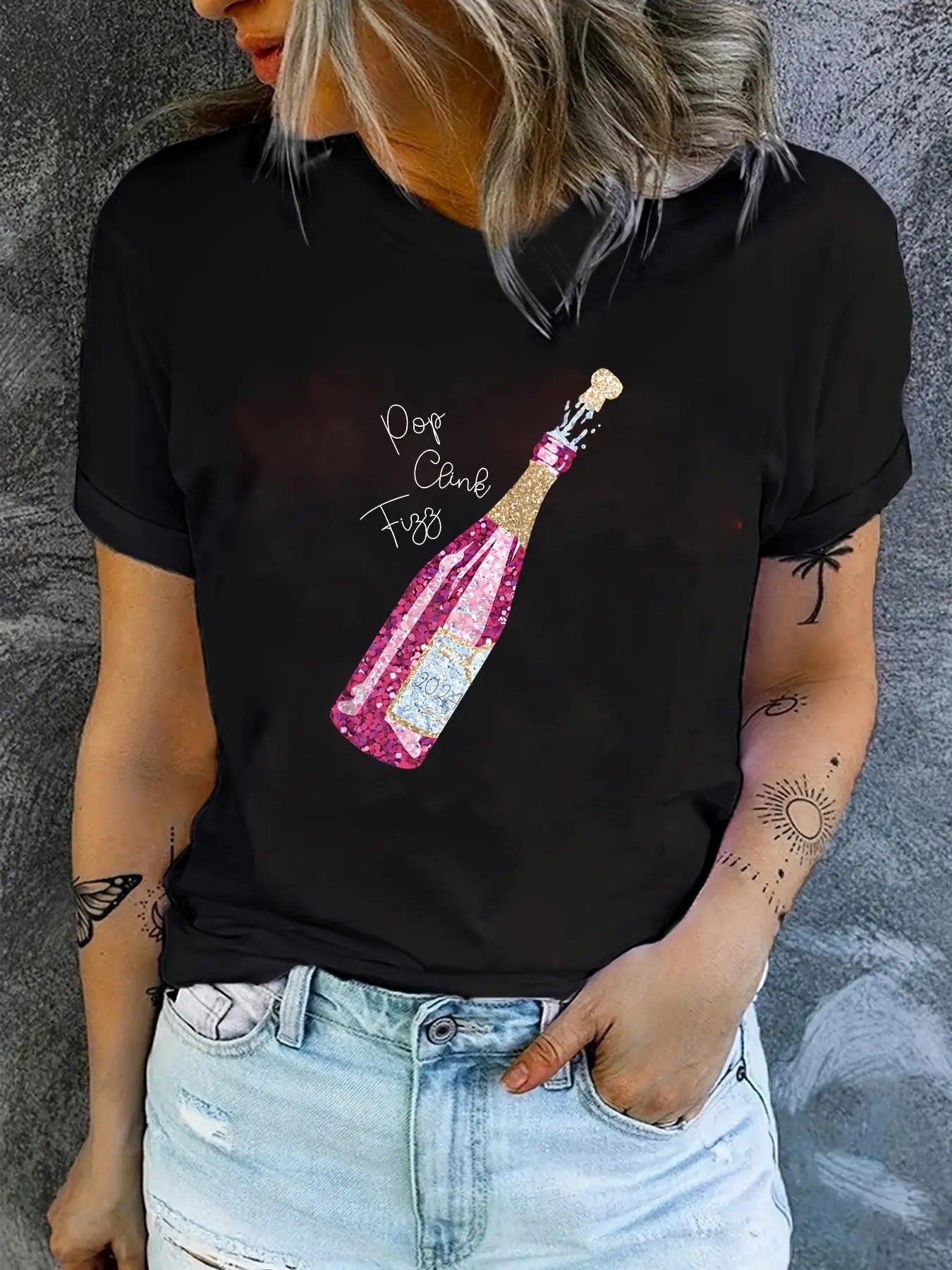 Women'WB shield Letter & Winebottle Print Round Neck Tee, Fashion Casual Short Sleeve T-shirt for Dailyn Outdoor Wear,...