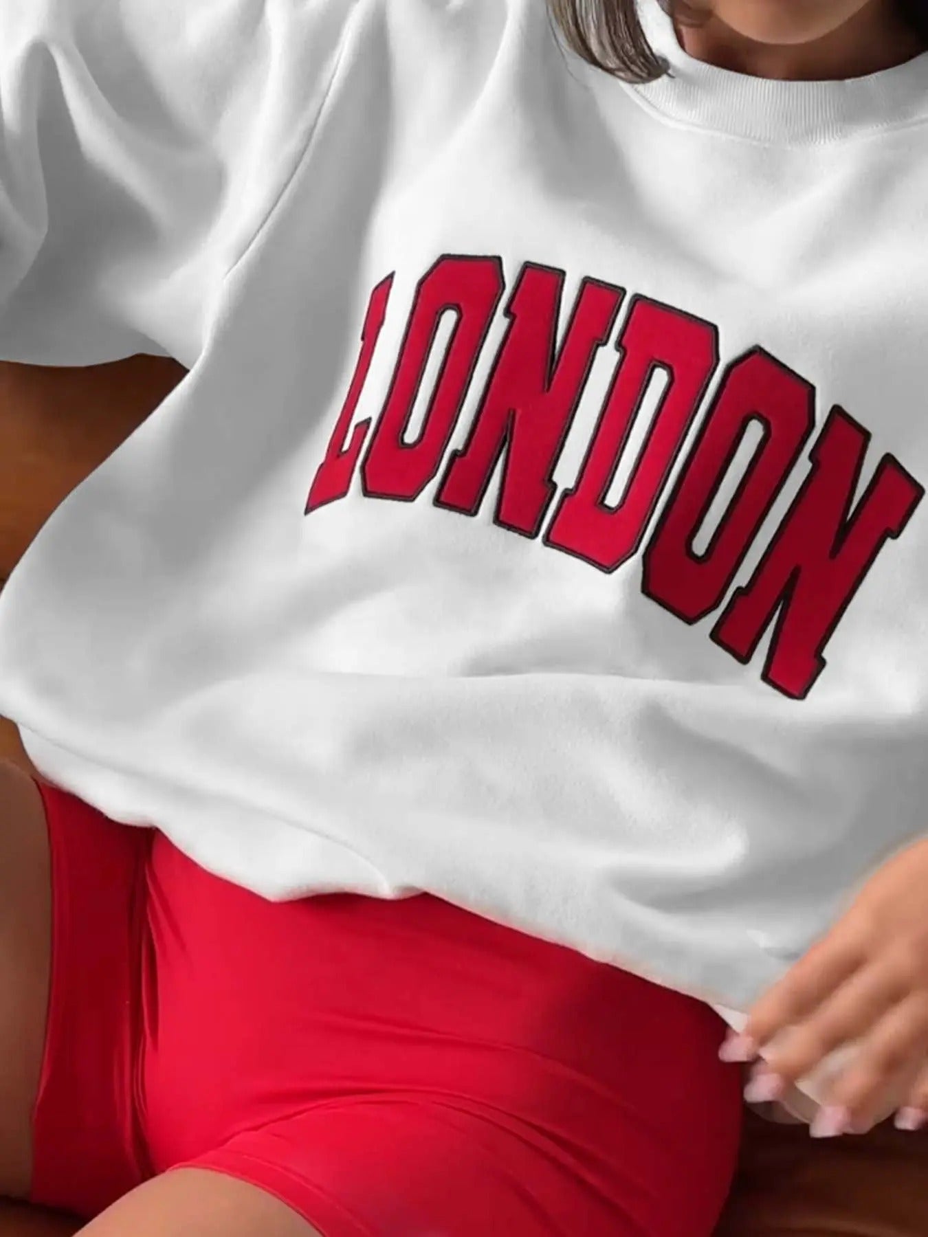 Women'WB shield Letter Pattern Sweatshirt, Casual Long Sleeve Crew Neck Sweatshirt for Spring & Fall, Fashion Women'WB...
