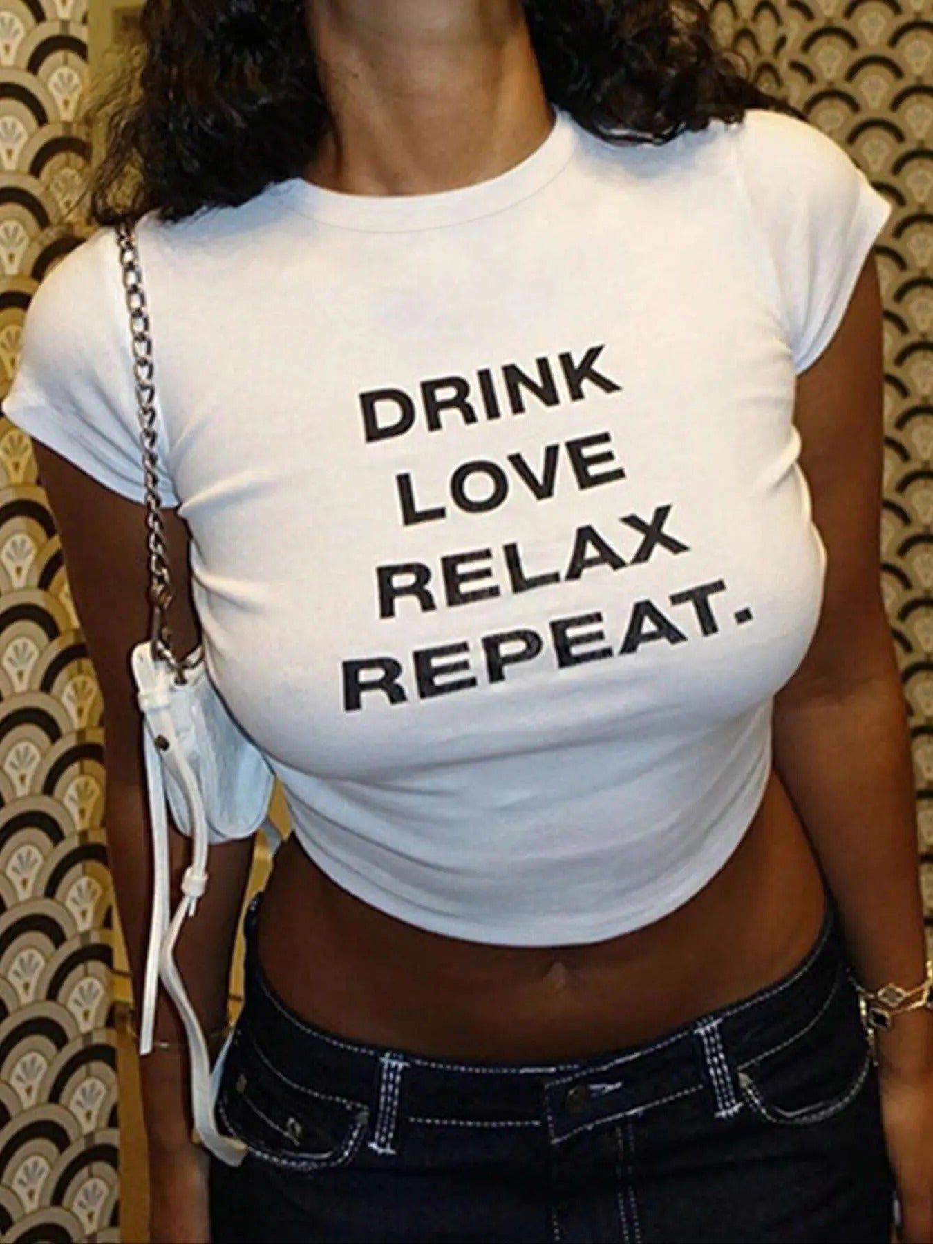 Women'WB shield Letter Print Crew Neck Crop Tee, Fashion Casual Short Sleeve T-Shirt for Daily Holiday Vacation Outdoor...