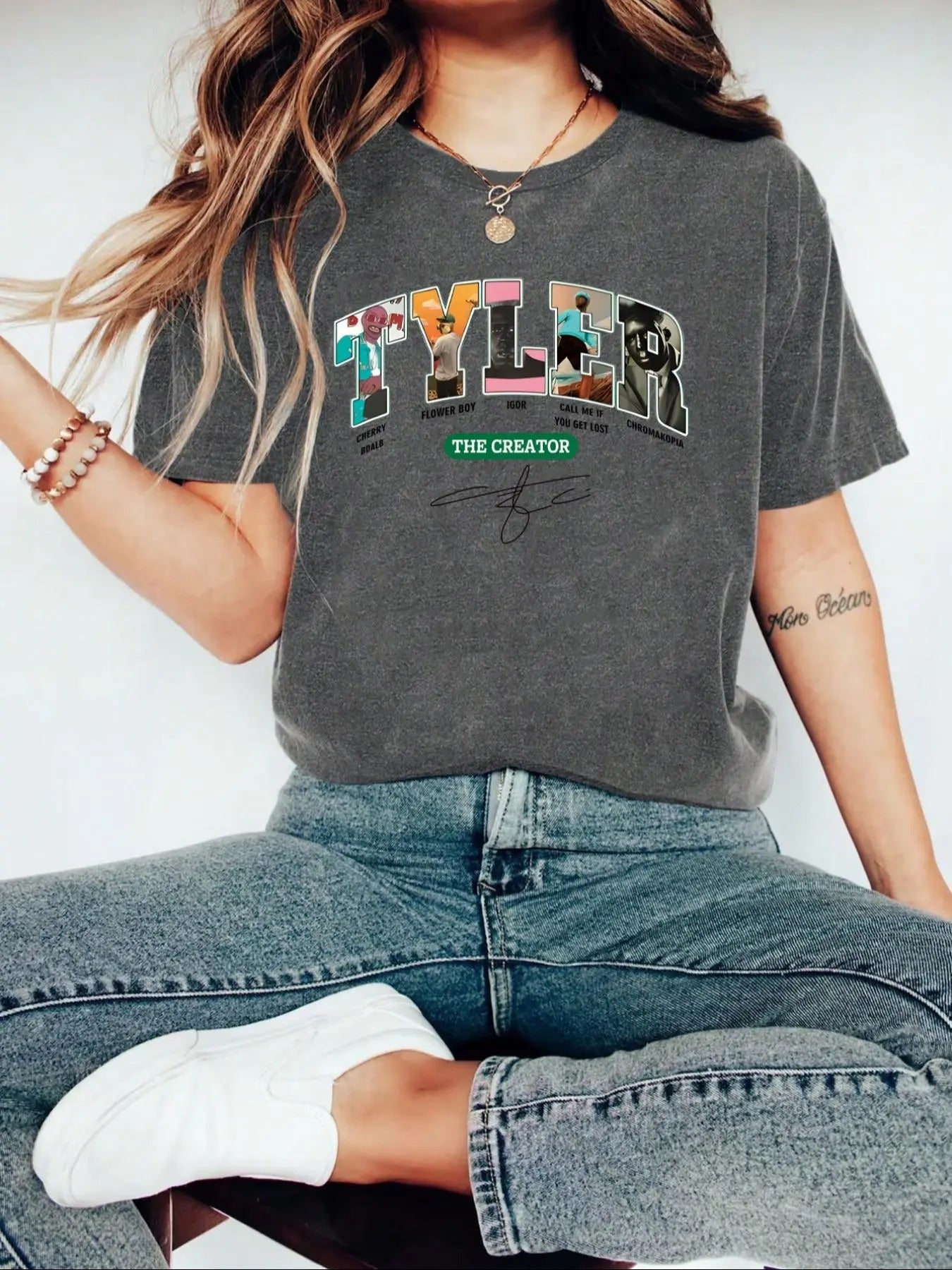 Women'WB shield Letter Print Round Neck Tee, Vintage Trendy Casual Short Sleeve T-shirt for Daily Wear, Ladies Summer...