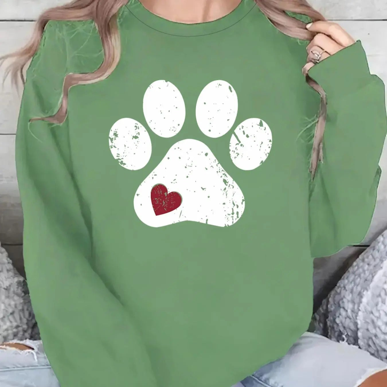 Women'WB shield Paw & Heart Print Drop Shoulder Sweatshirt, Casual Long Sleeve Round Neck Pullover for Fall & Winter,...