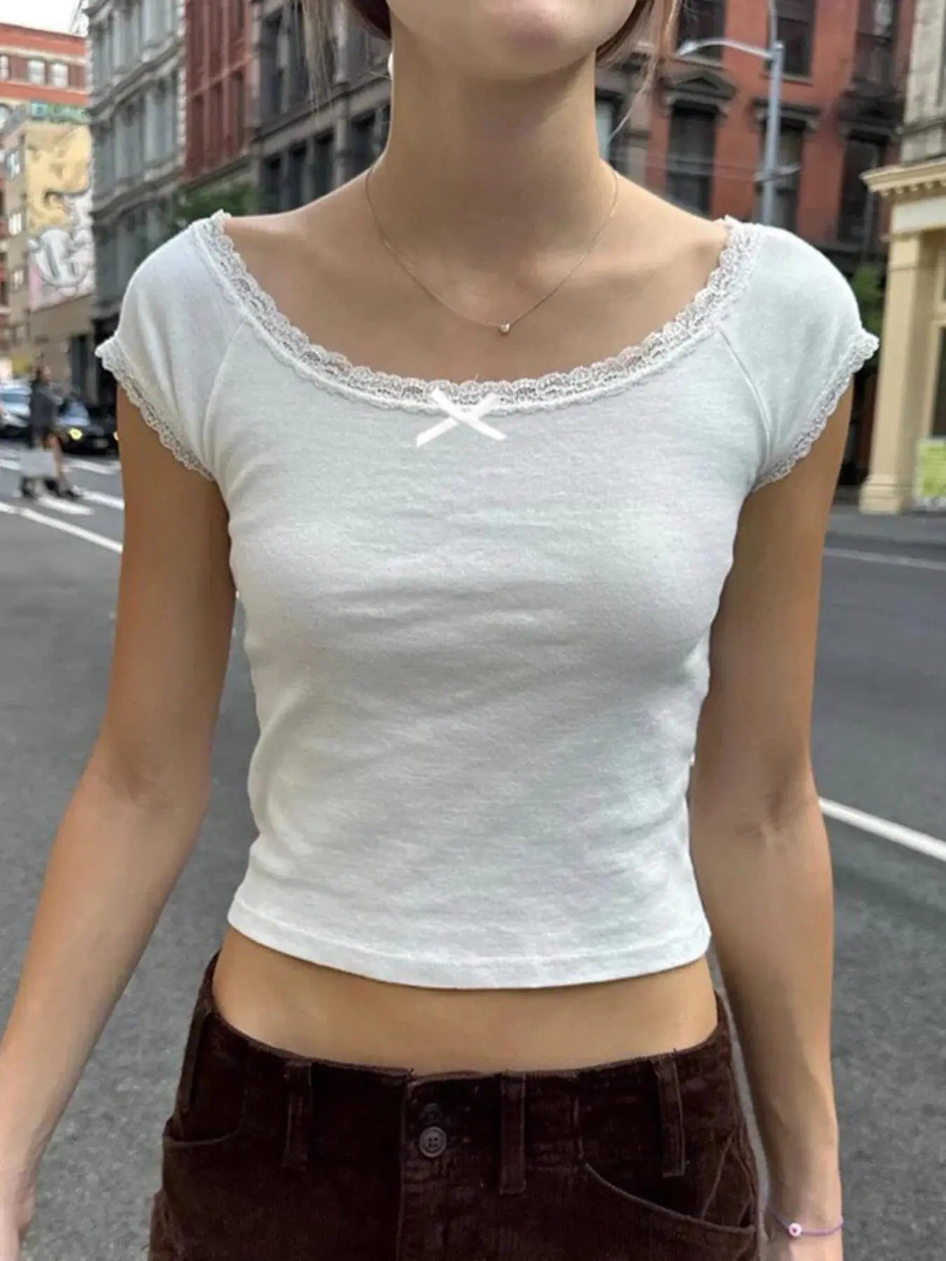 Women'WB shield Plain Bow Front Contrast Lace Raglan Sleeve Crop Tee, Casual Short Sleeve Scoop Neck T-Shirt for Summer,...