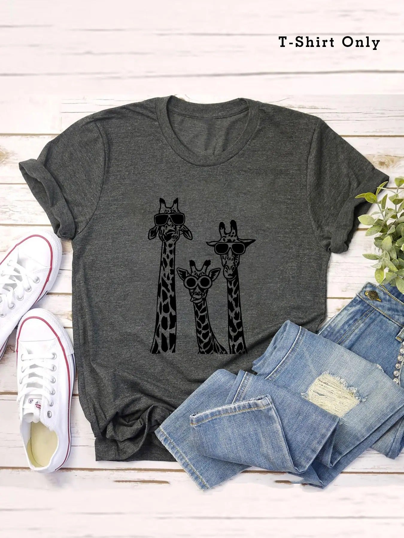 Women'WB shield Plus Size Cartoon Giraffe Print Round Neck Tee, Casual Short Sleeve T-shirt for Summer, Women'WB shield...