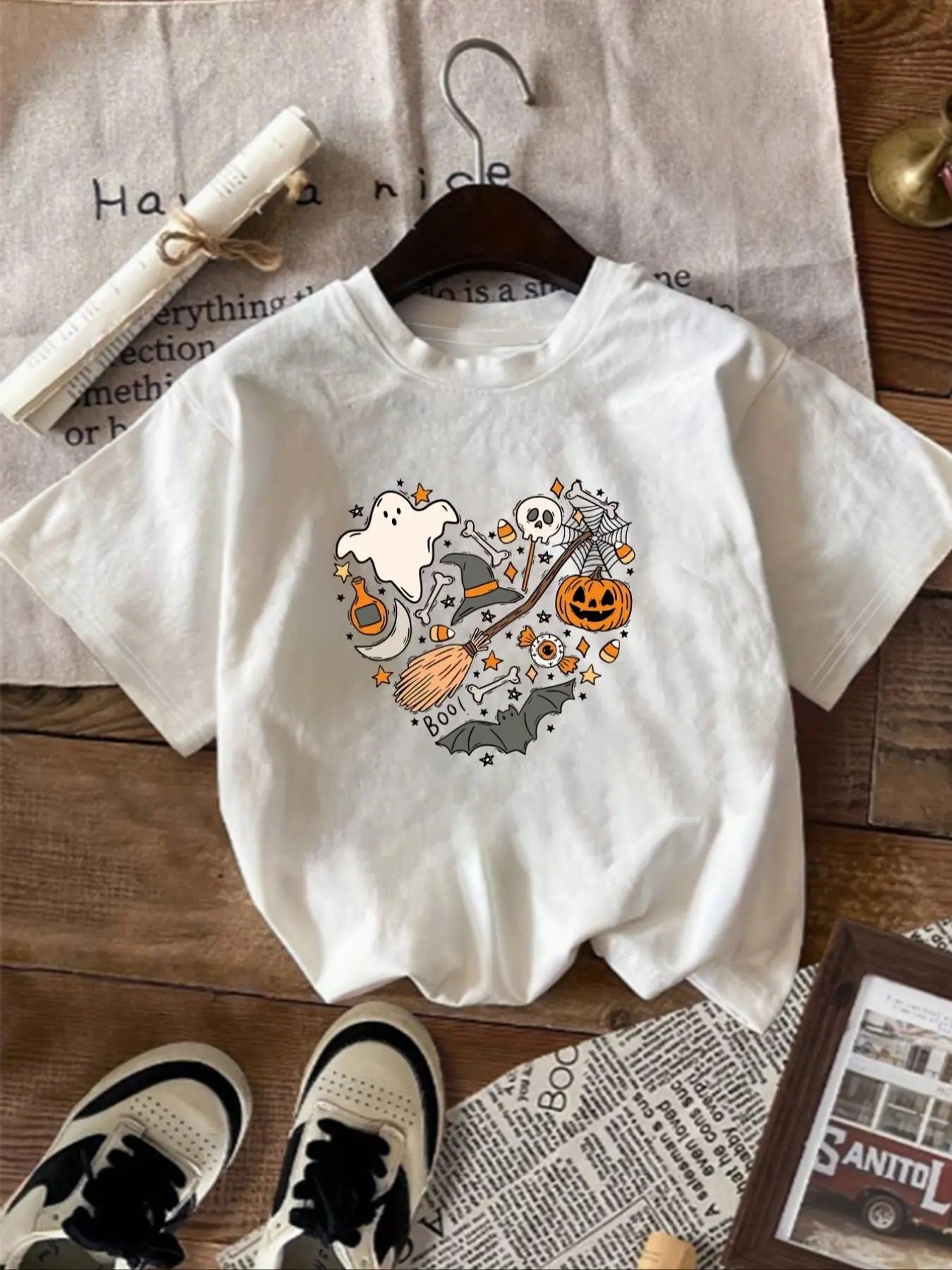 Women'WB shield Short Sleeve Graphic Tee, Halloween TNF Casual Round Neck T-Shirt for Summer, Women'WB shield Top for...