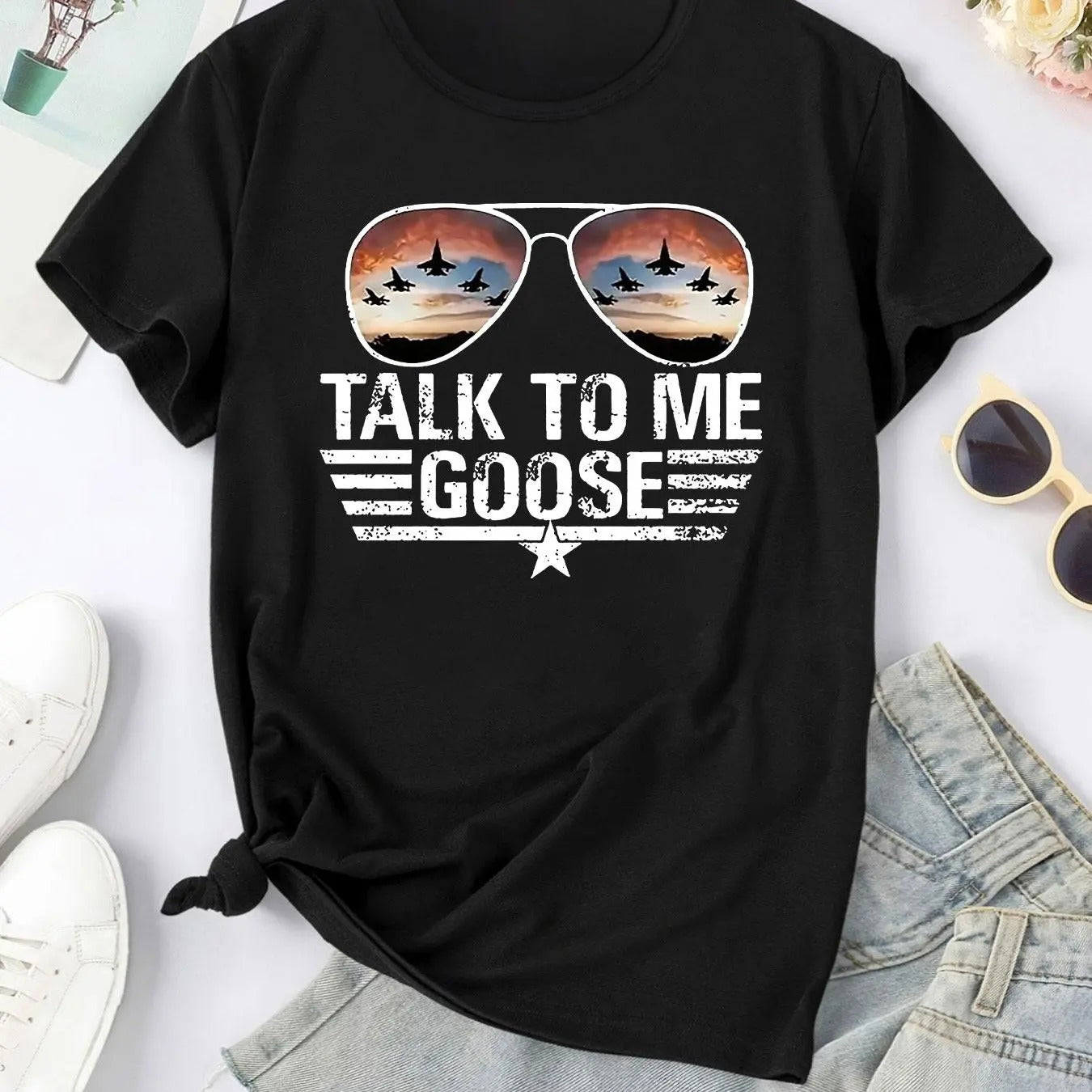 Women'WB shield Sky Landscape & Letter Print Round Neck Tee, Vintage Trendy Casual Short Sleeve T-shirt for Daily Wear, Ladies Spiky hair fighters Seasons Outfit