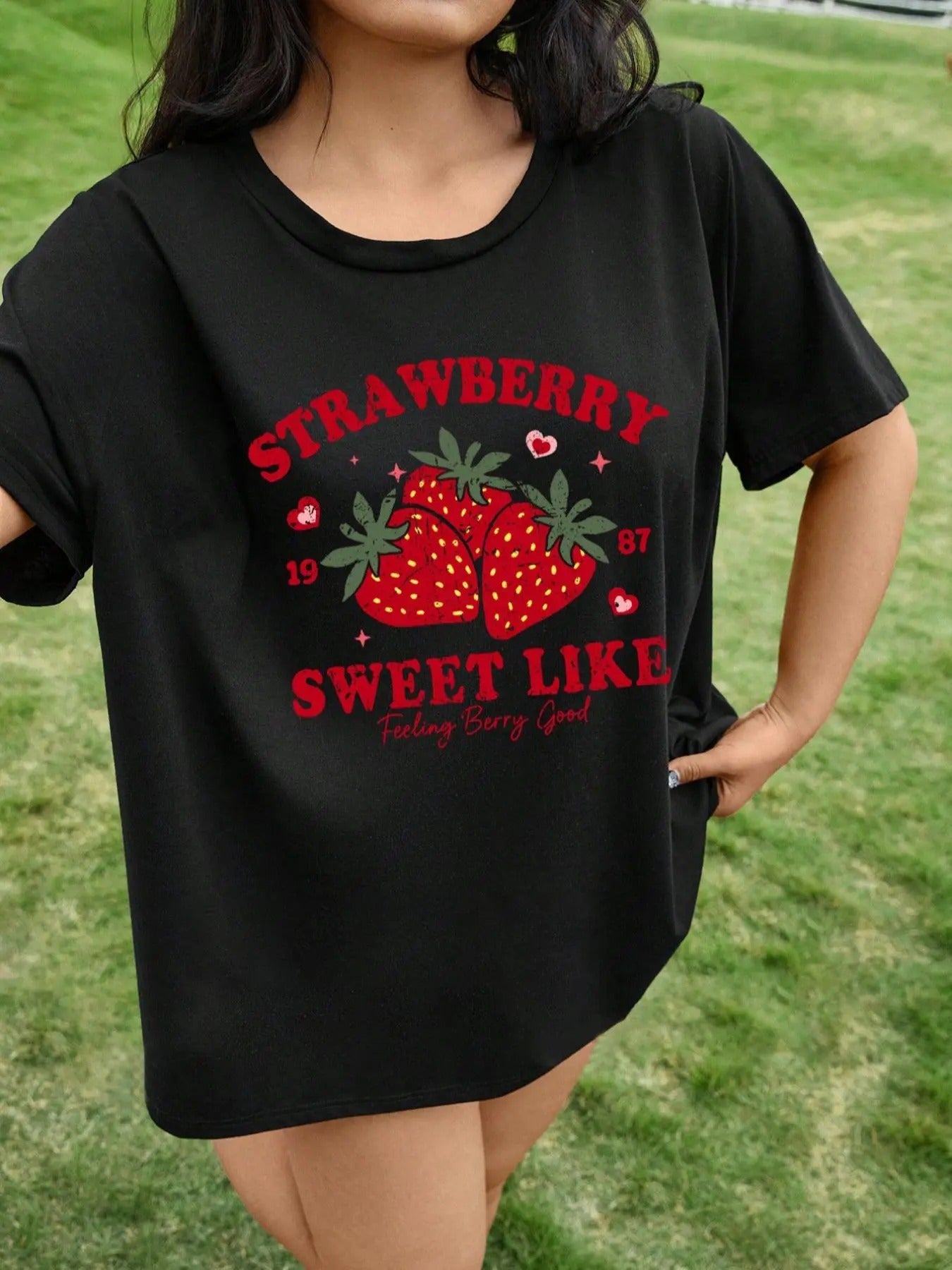 Women'WB shield Strawberry Print Round Neck Tee, Vintage Trendy Casual Letter Graphic Short Sleeve T-shirt for Daily...