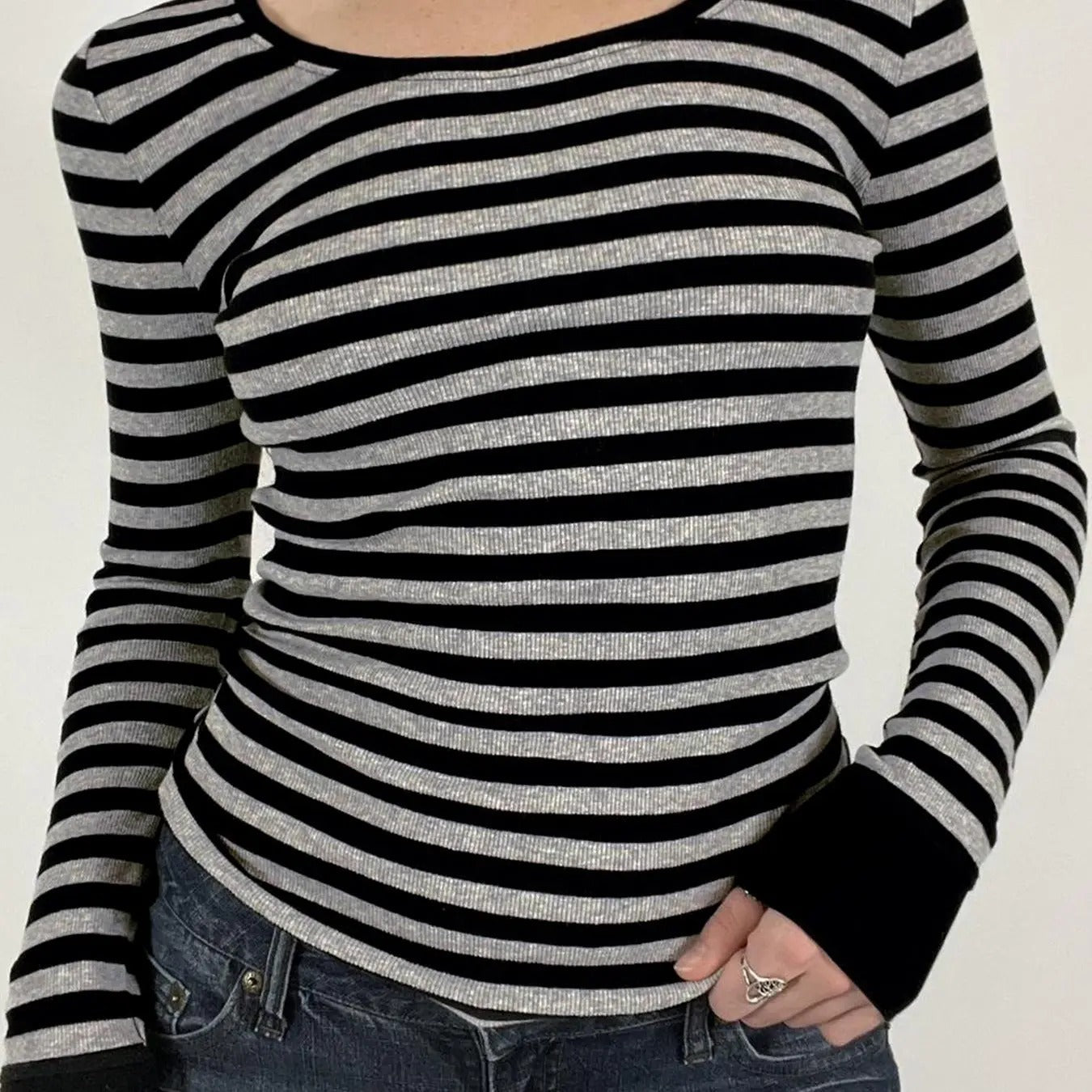Women'WB shield Striped Print Ribbed Tee, Casual Long Sleeve Round Neck T-shirt for Fall, Women'WB shield Top for Daily...