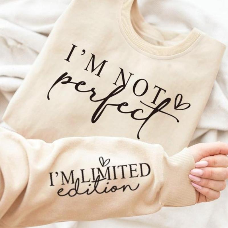 Women's Letter & Heart Print Drop Shoulder Sweatshirt, Fashion Casual Crew Neck Long Sleeve Pullover for Daily Wear, Fall...