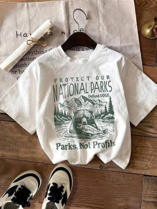 Women's Protect Our Parks Slogan Round Neck Graphic Tee, Vintage Trendy Casual Bear & Mountain Print Short Sleeve T-shirt for Daily Wear, Ladies Summer, Top