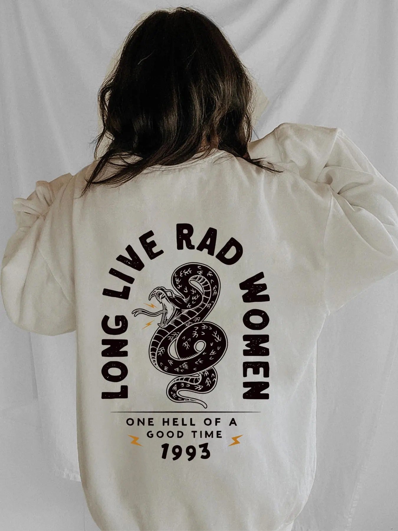 Women's Snakeskin & Letter Print Drop Shoulder Sweatshirt, Casual Long Sleeve Round Neck Pullover for Spring & Fall,...